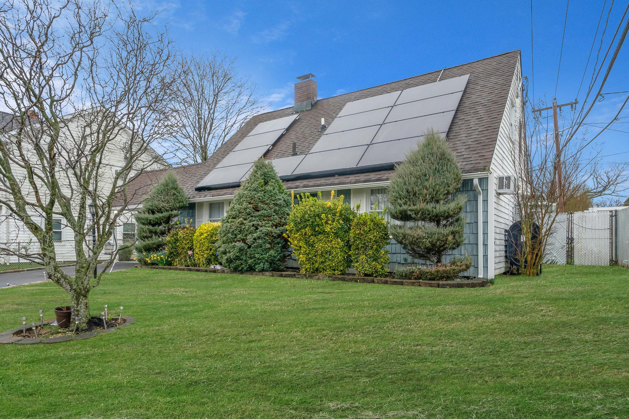 Single Family Bloomingdale  Nassau County, NY 11756, MLS-844070-3