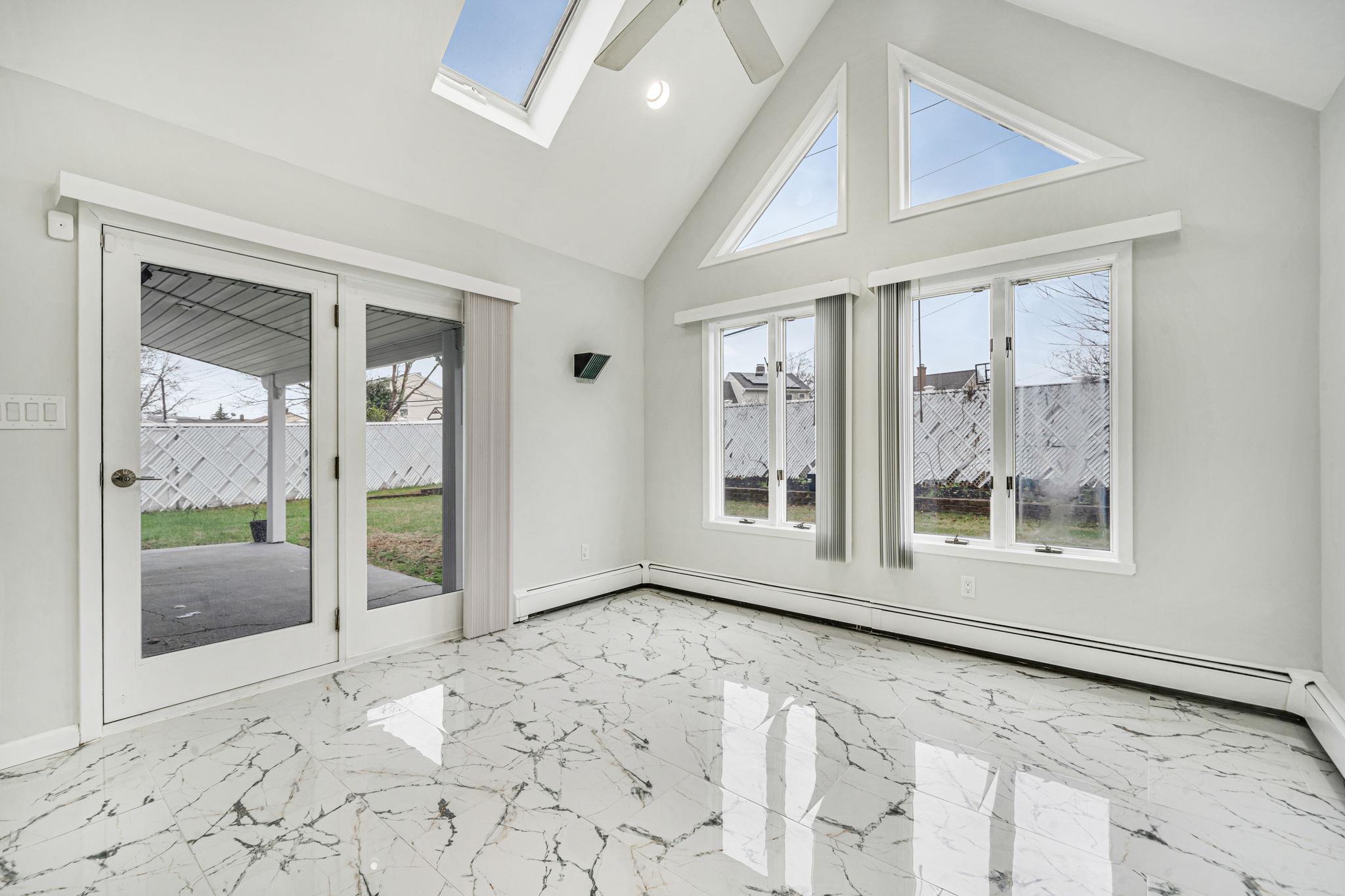 Single Family Bloomingdale  Nassau County, NY 11756, MLS-844070-5