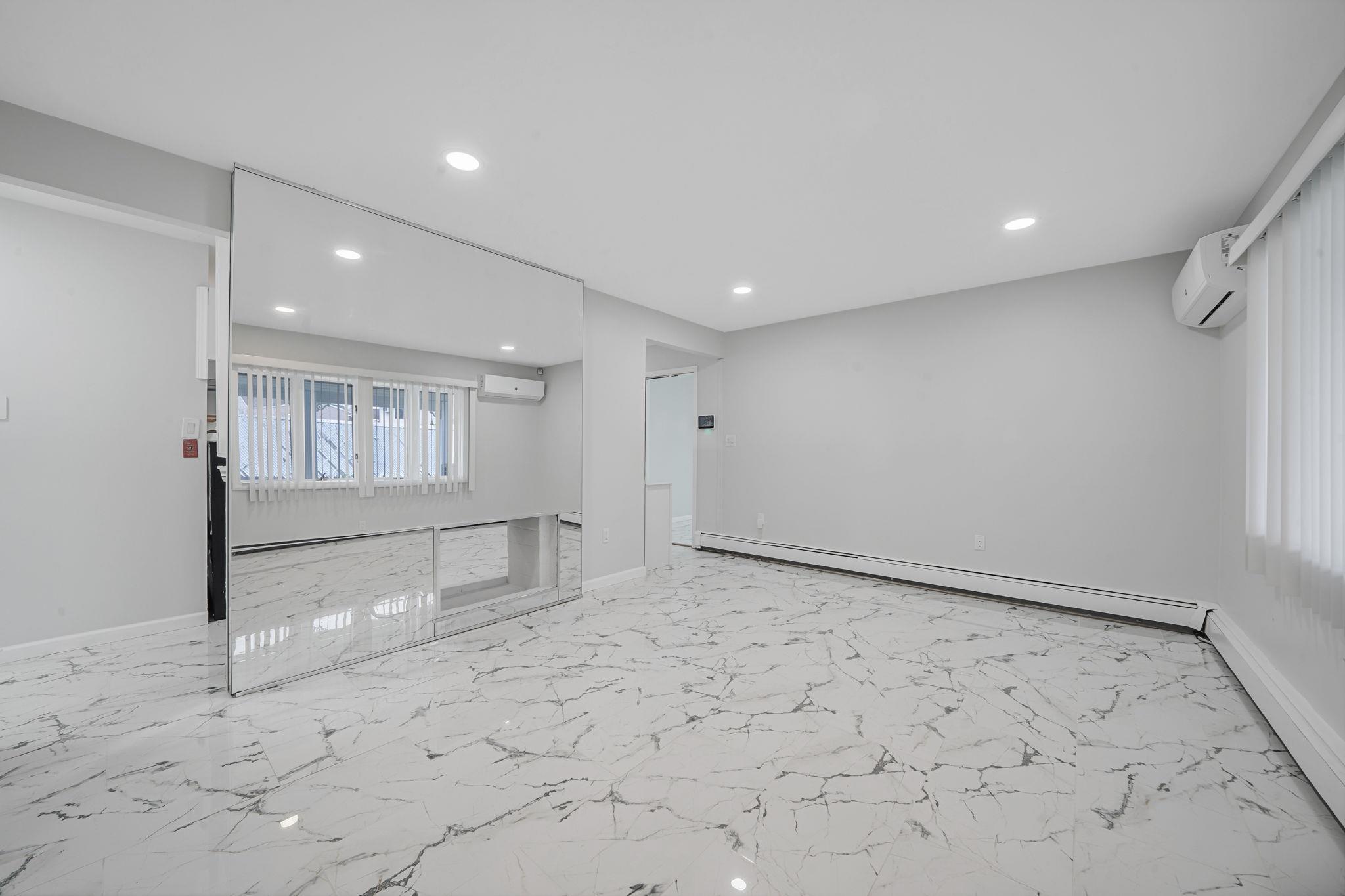 Single Family Bloomingdale  Nassau County, NY 11756, MLS-844070-9