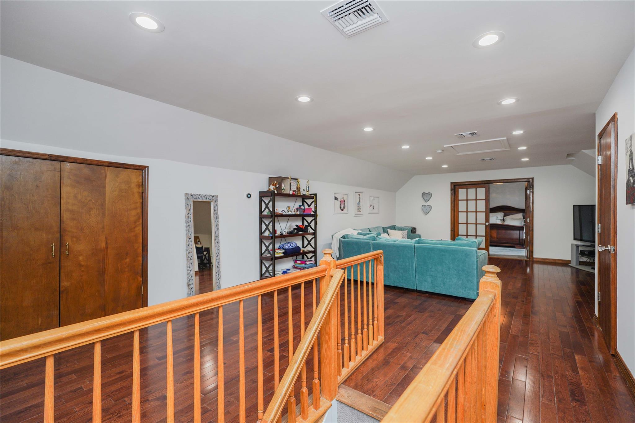 Single Family Elmhurst  Staten Island, NY 10301, MLS-844128-10