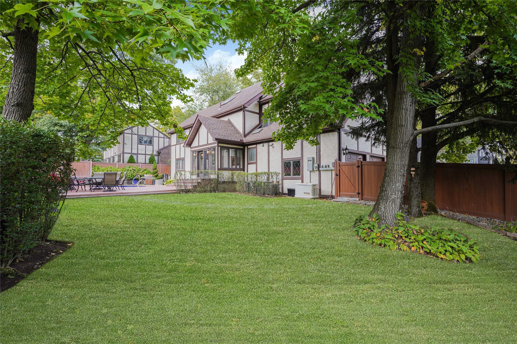Single Family Elmhurst  Staten Island, NY 10301, MLS-844128-42