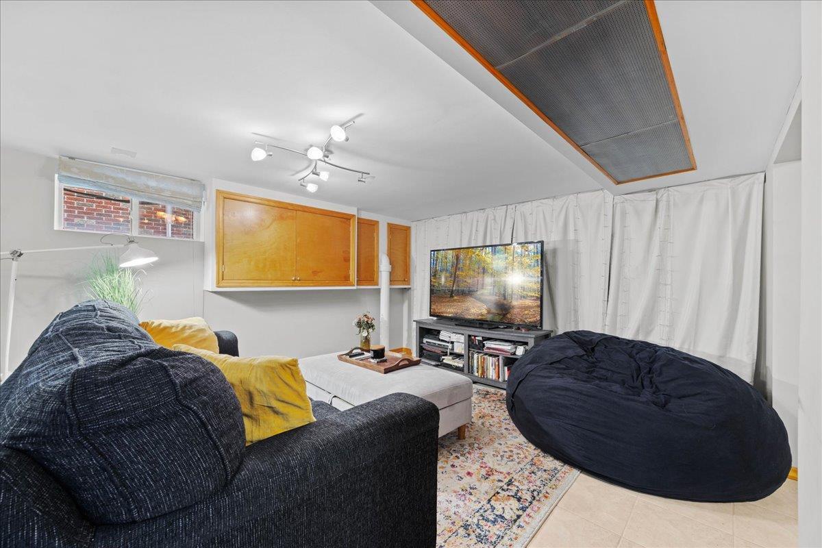 Single Family 48th  Queens, NY 11105, MLS-844171-25