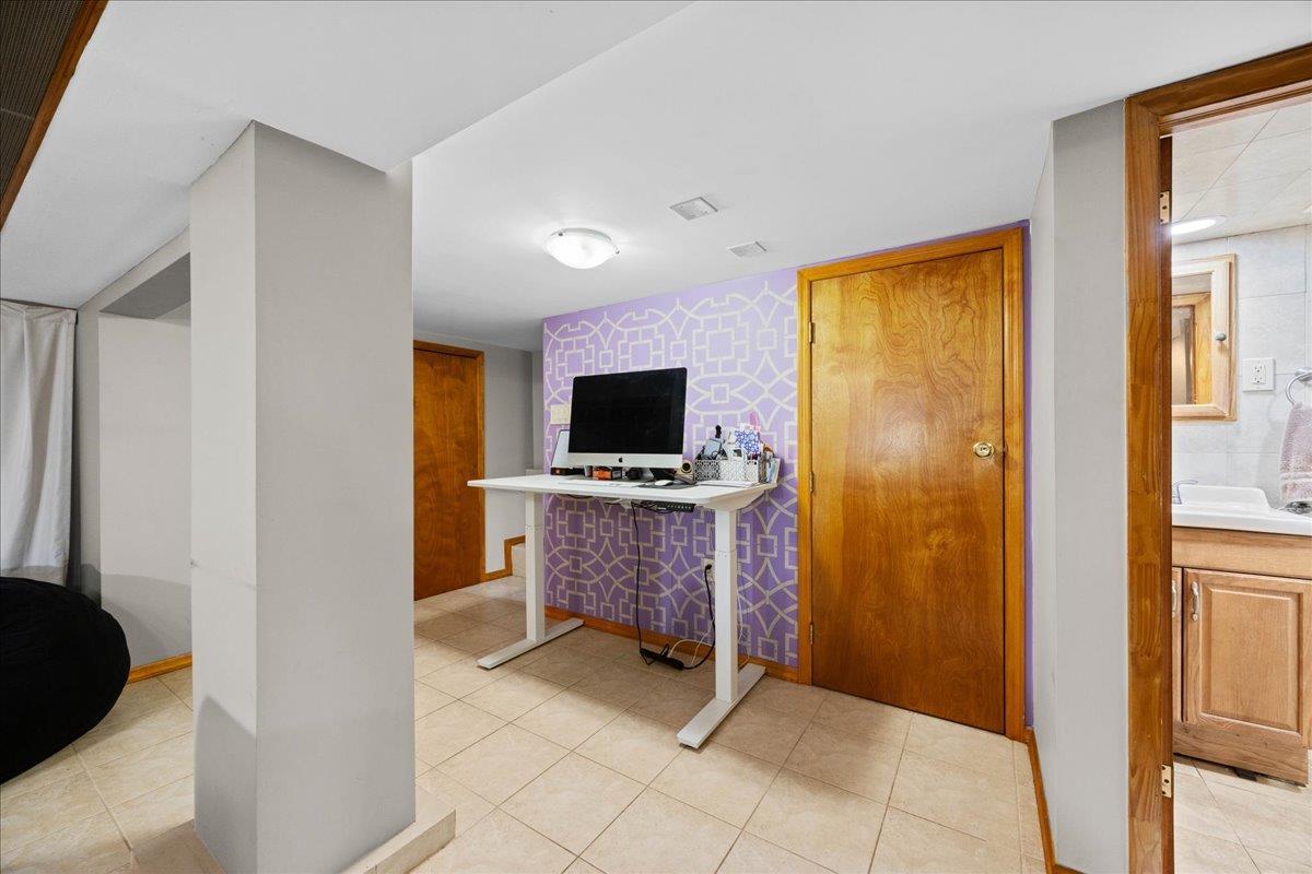 Single Family 48th  Queens, NY 11105, MLS-844171-27