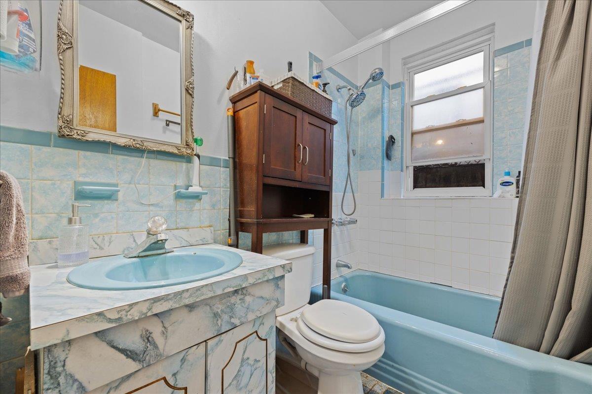 Single Family 48th  Queens, NY 11105, MLS-844171-39