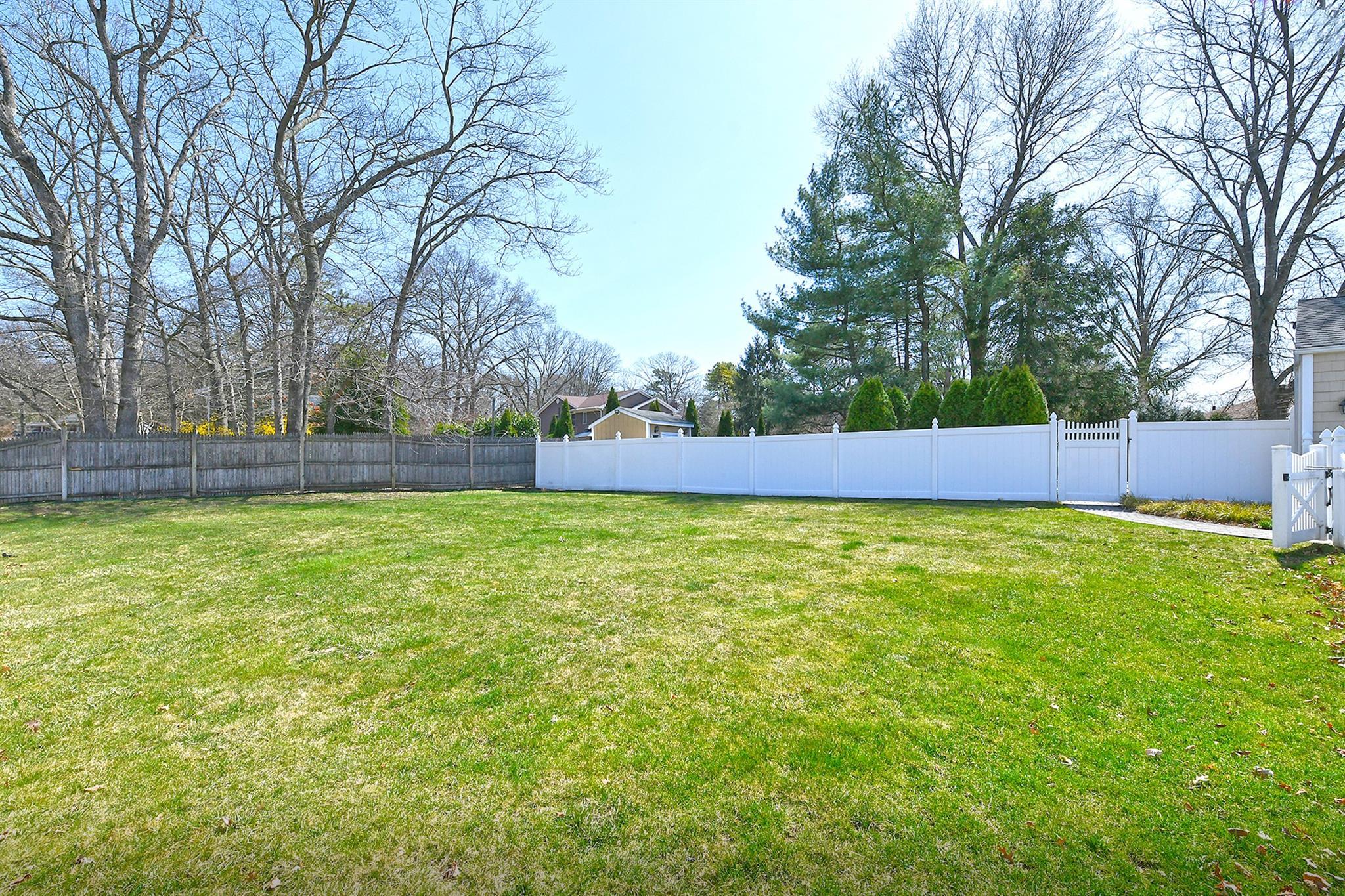 Single Family Campbell  Suffolk County, NY 11746, MLS-844175-30