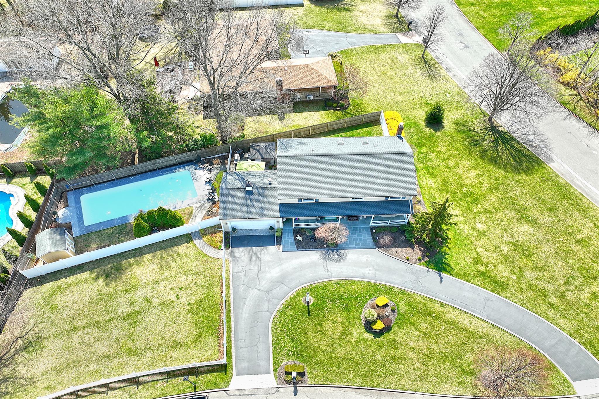 Single Family Campbell  Suffolk County, NY 11746, MLS-844175-34