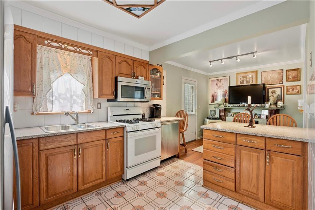 Single Family Ronalds  Westchester County, NY 10801, MLS-844215-10