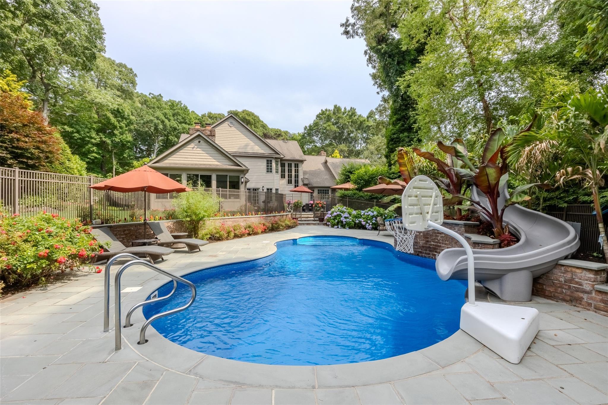Single Family Hillcrest  Suffolk County, NY 11766, MLS-844260-42