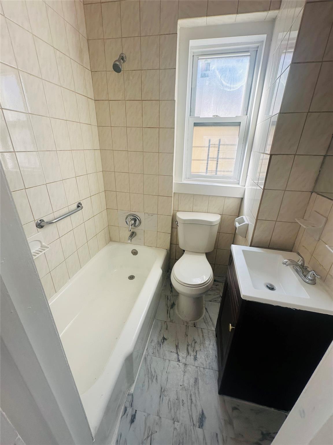 Apartment 229th  Bronx, NY 10466, MLS-844261-4