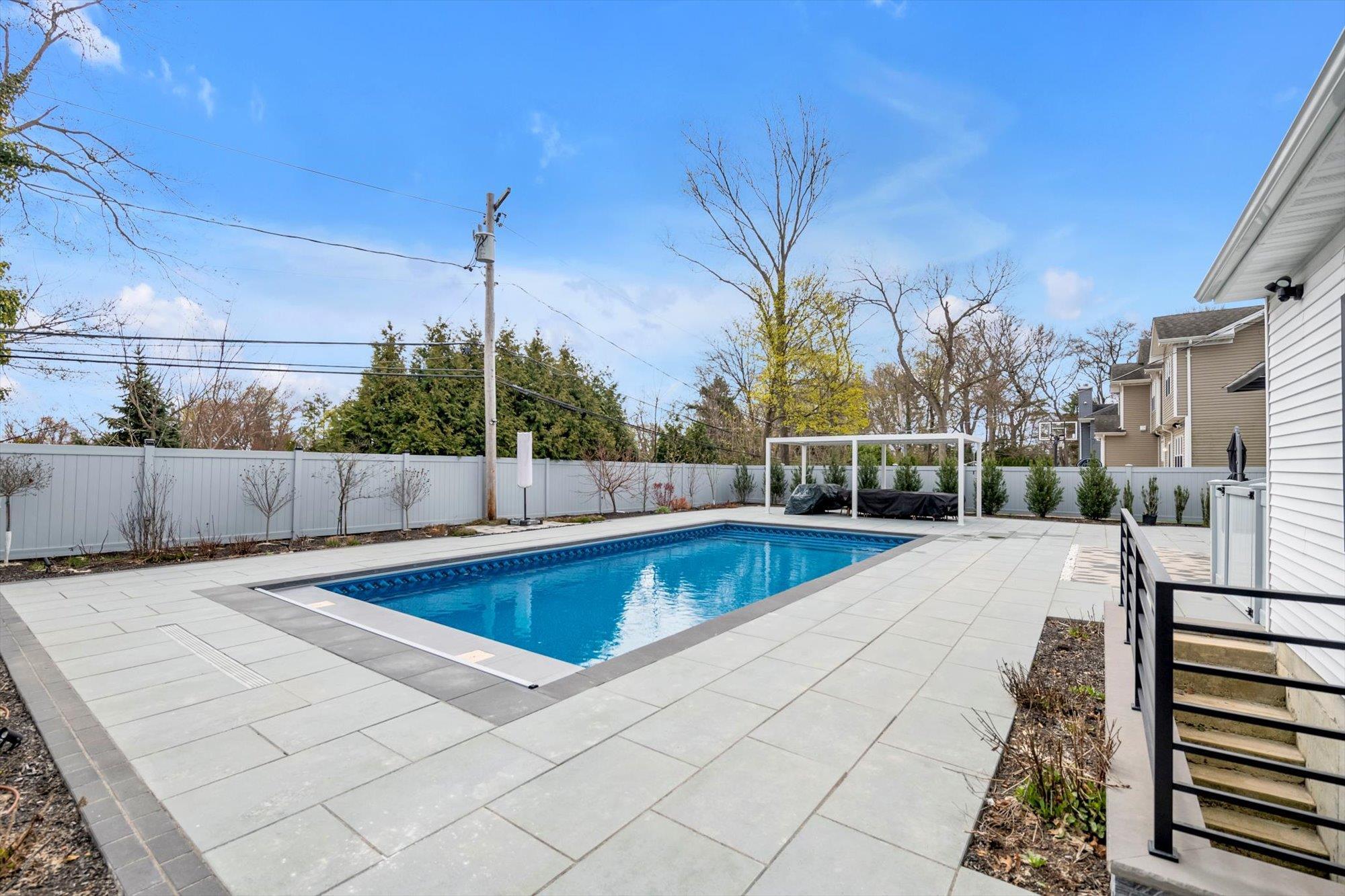 Single Family Moss  Nassau County, NY 11753, MLS-844307-32