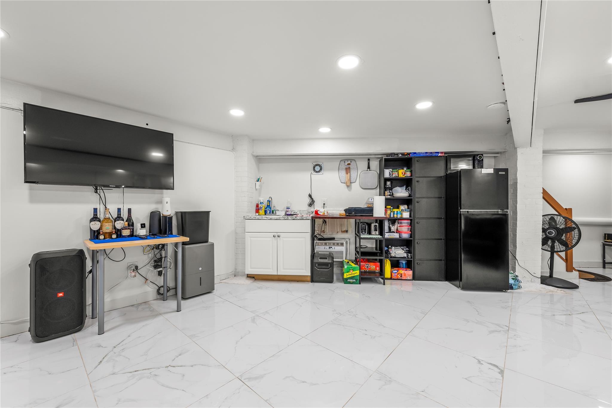 Single Family Cooper  Queens, NY 11385, MLS-844451-22