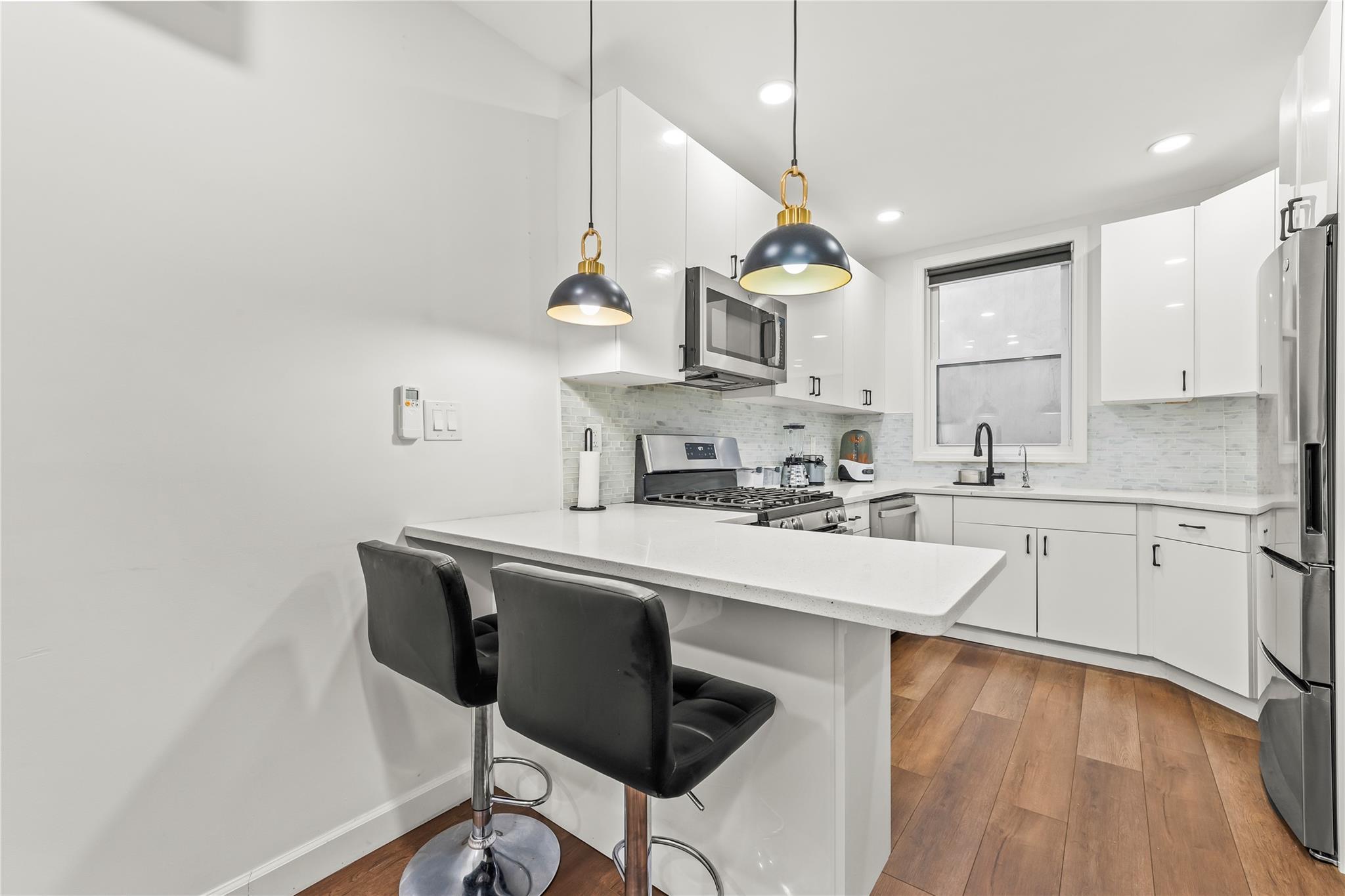 Single Family Cooper  Queens, NY 11385, MLS-844451-6