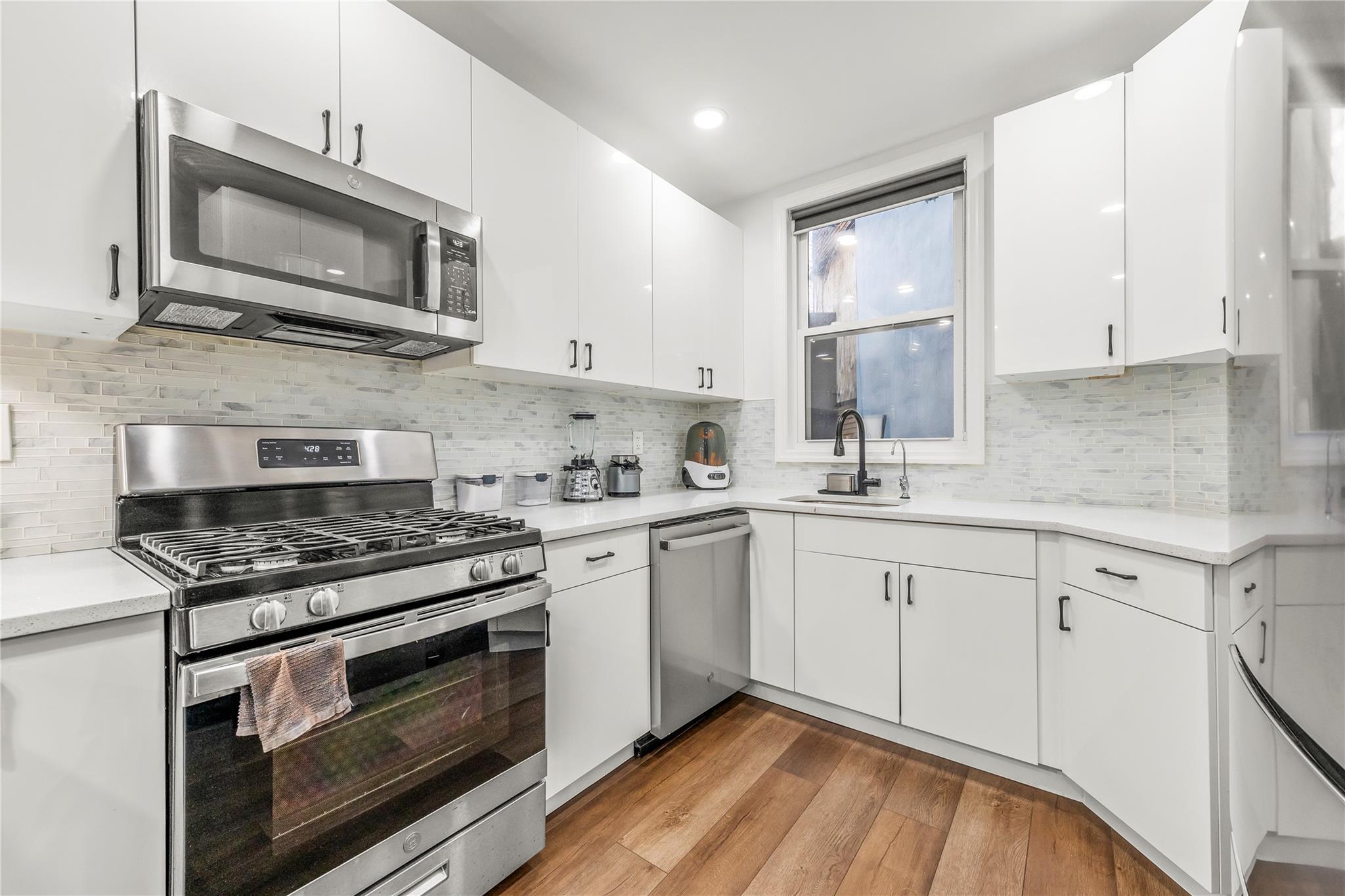 Single Family Cooper  Queens, NY 11385, MLS-844451-7