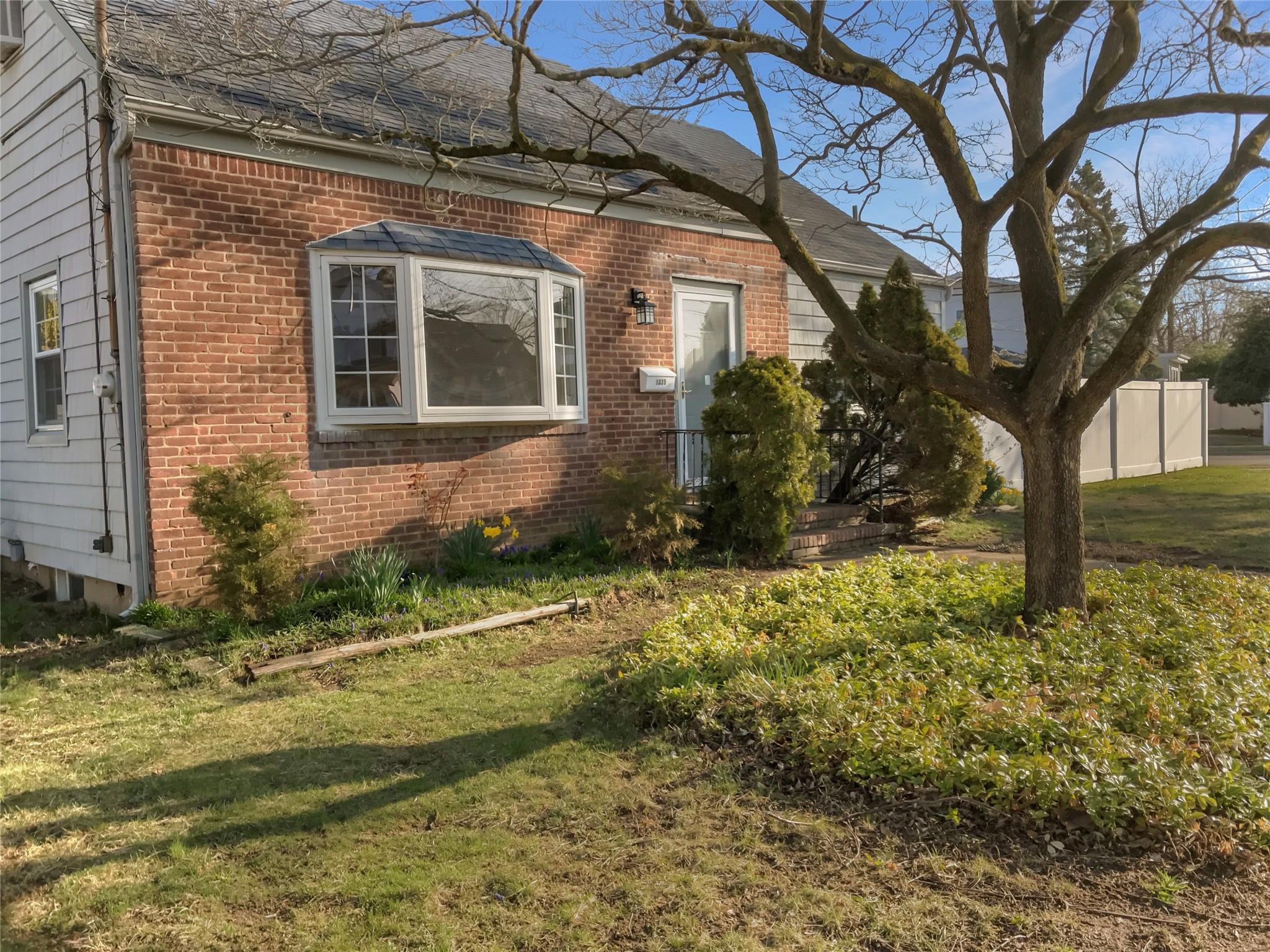 Single Family Bonaparte  Nassau County, NY 11510, MLS-844480-23