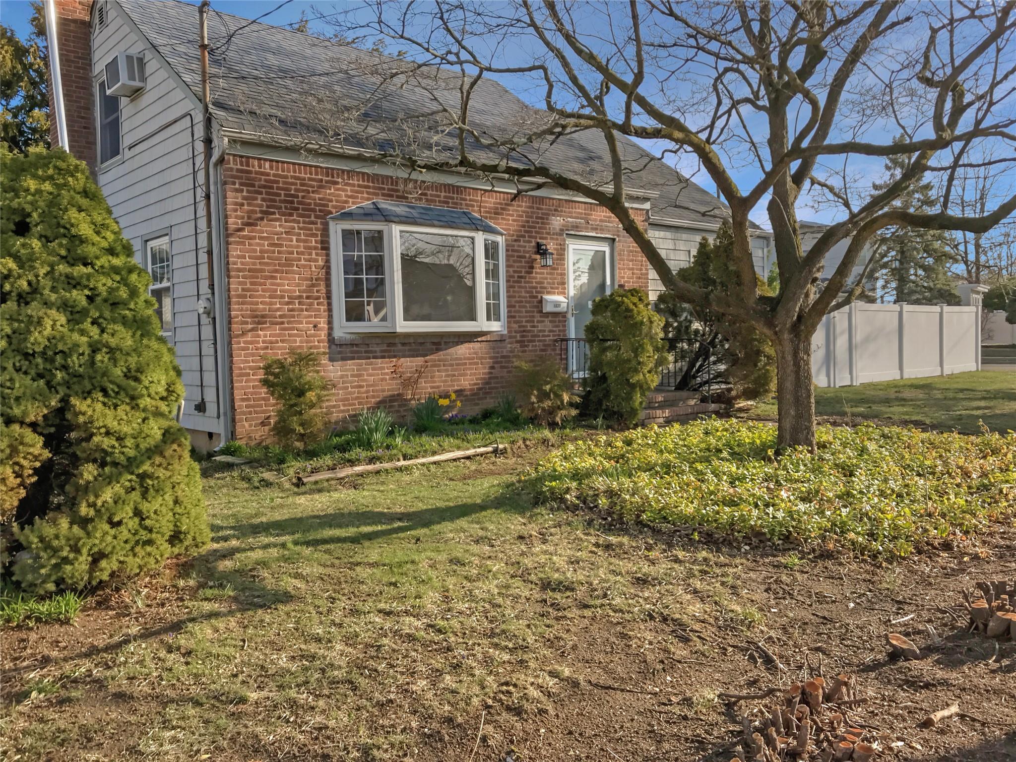 Single Family Bonaparte  Nassau County, NY 11510, MLS-844480-24