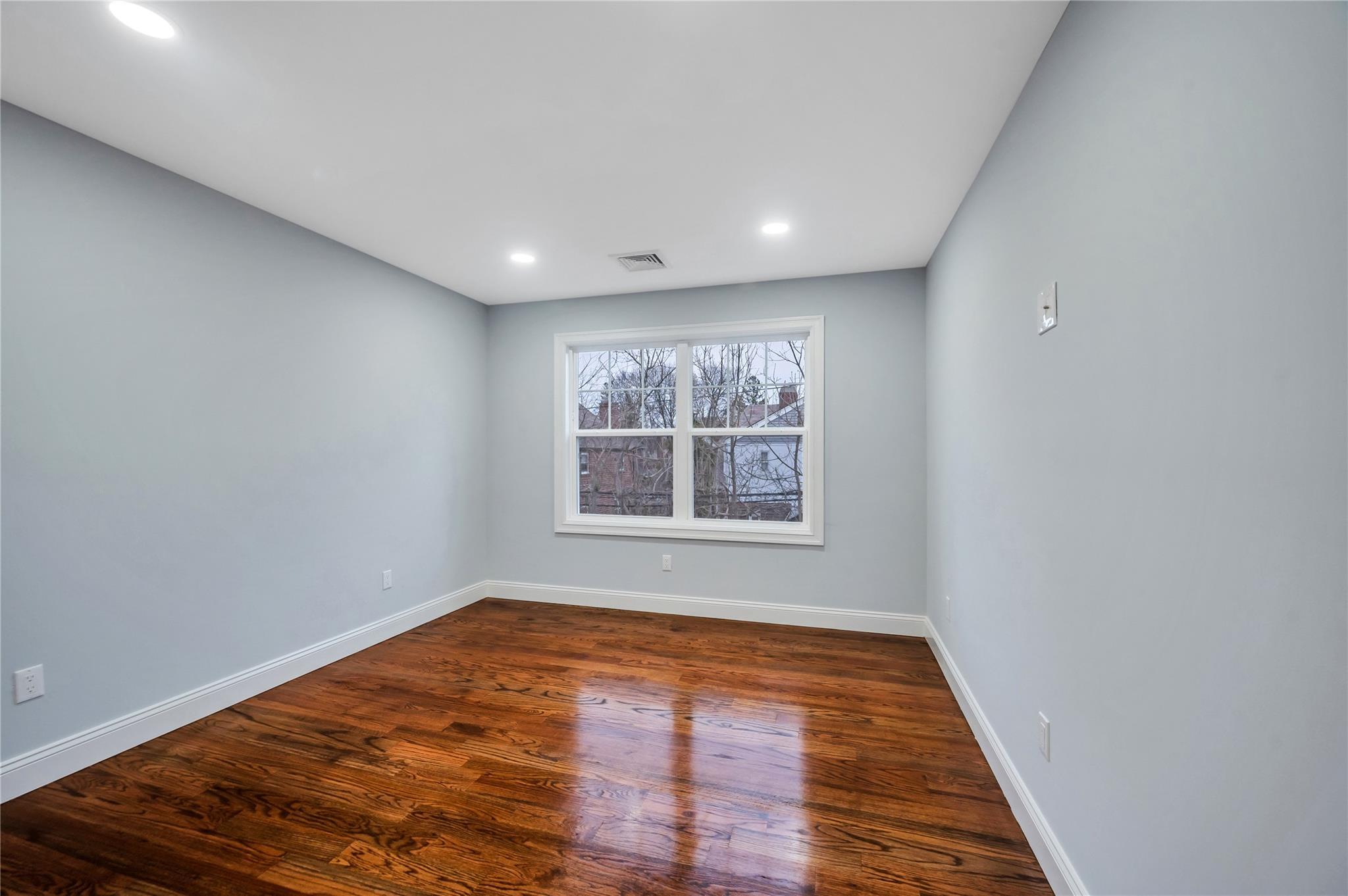 Single Family Manor  Nassau County, NY 11550, MLS-844495-16