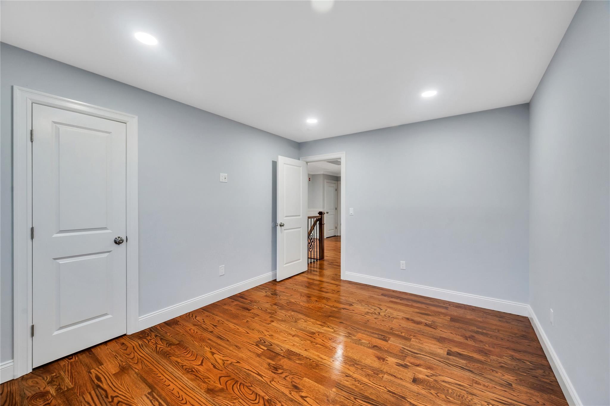 Single Family Manor  Nassau County, NY 11550, MLS-844495-18