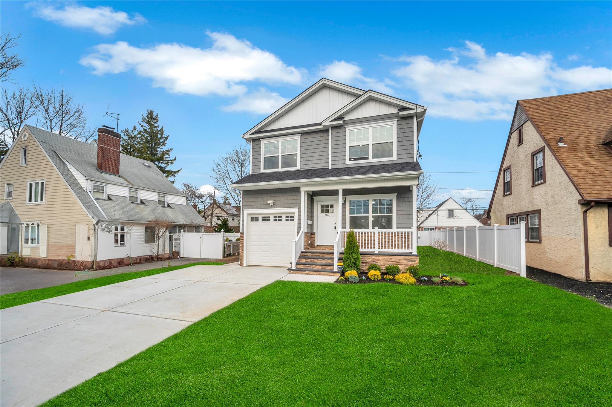 Single Family Manor  Nassau County, NY 11550, MLS-844495-2