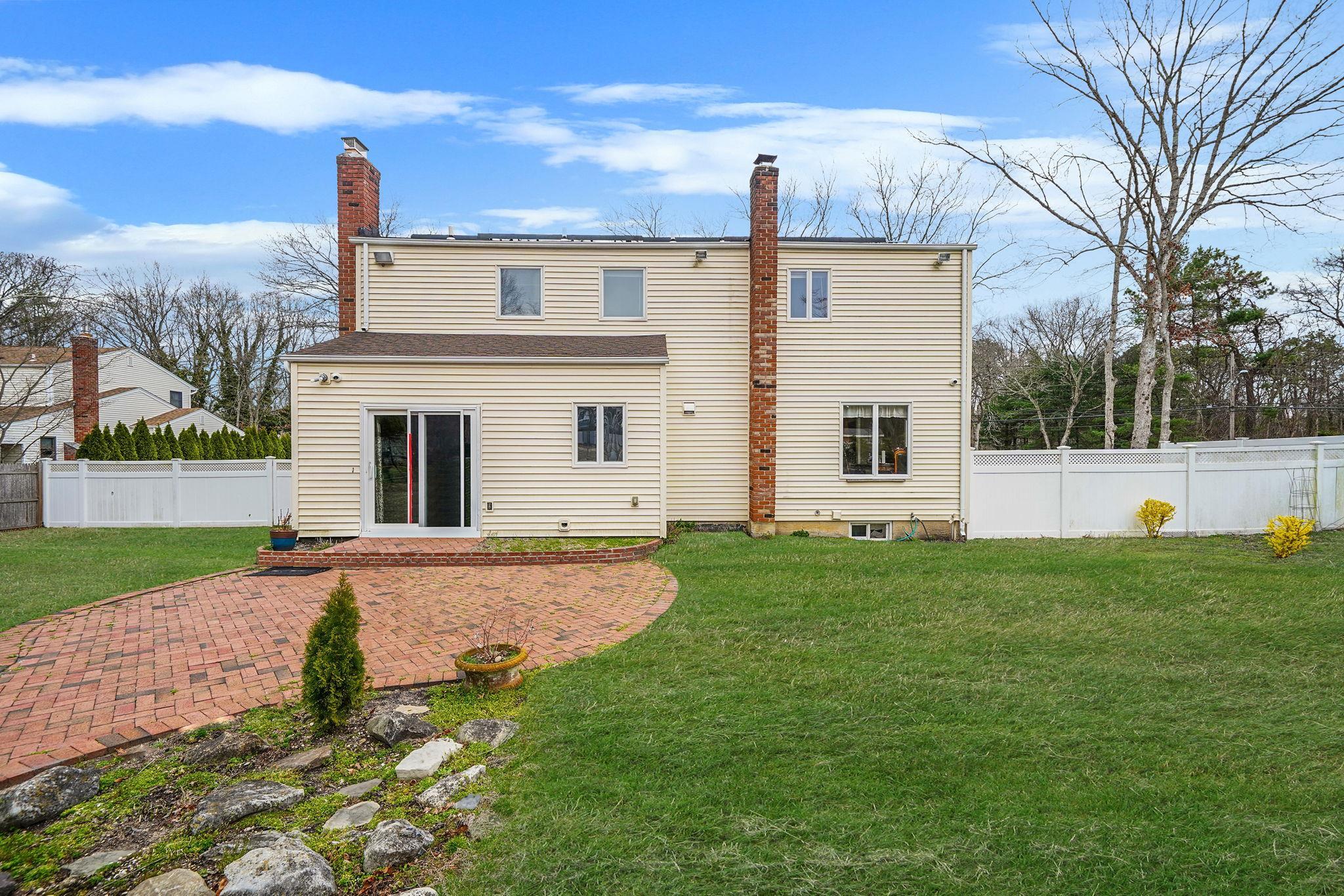 Single Family Dix Hills  Suffolk County, NY 11040, MLS-844500-14
