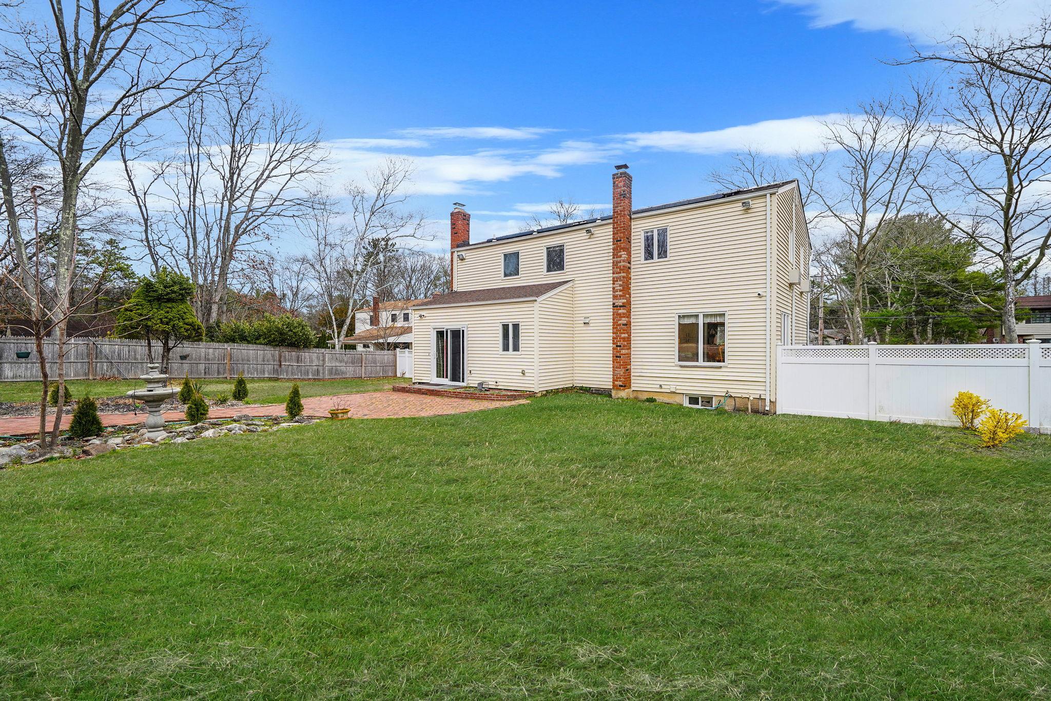 Single Family Dix Hills  Suffolk County, NY 11040, MLS-844500-15