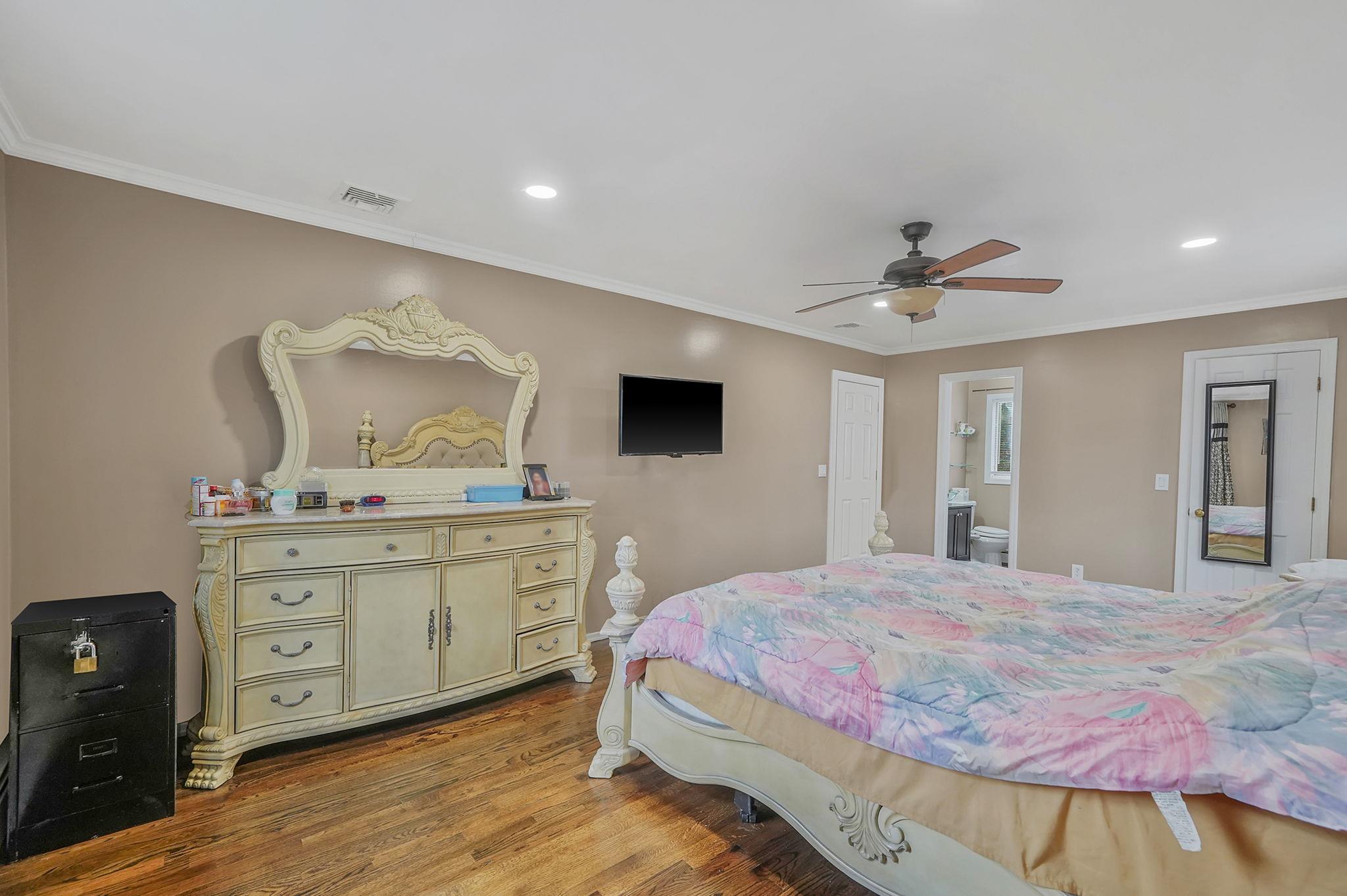 Single Family Dix Hills  Suffolk County, NY 11040, MLS-844500-33