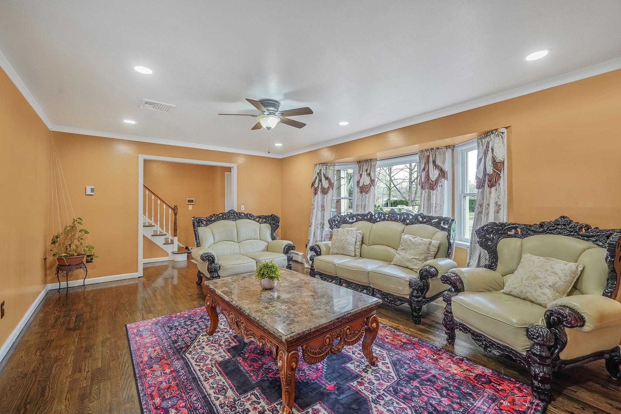 Single Family Dix Hills  Suffolk County, NY 11040, MLS-844500-4