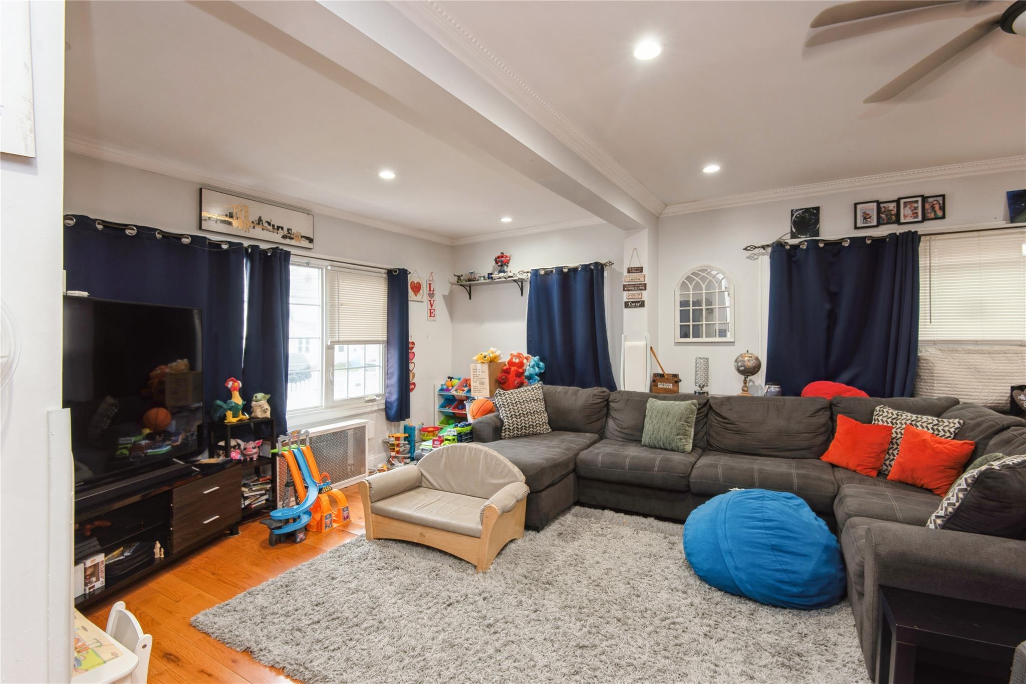 Single Family Chase  Nassau County, NY 11550, MLS-844533-2