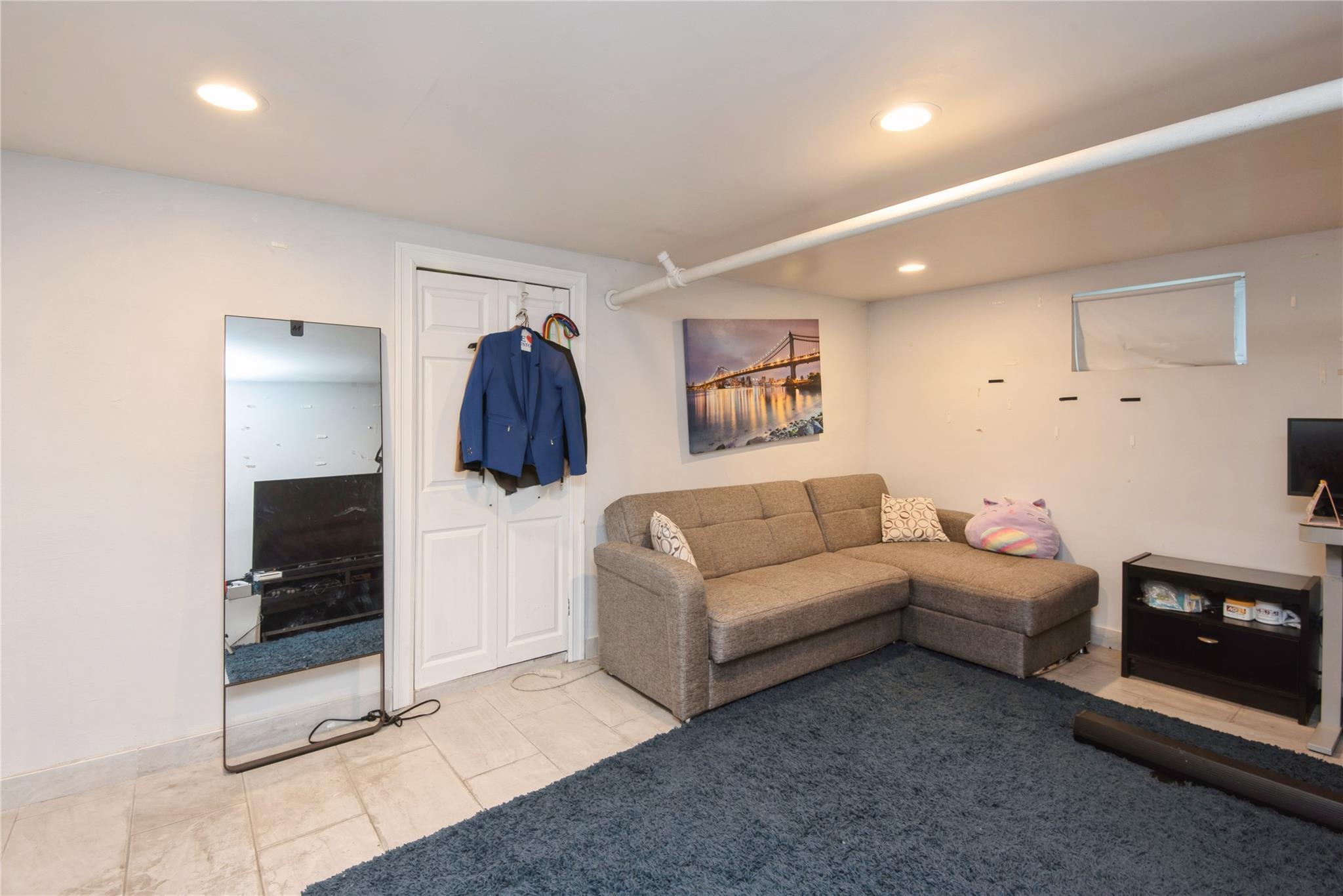Single Family Chase  Nassau County, NY 11550, MLS-844533-33