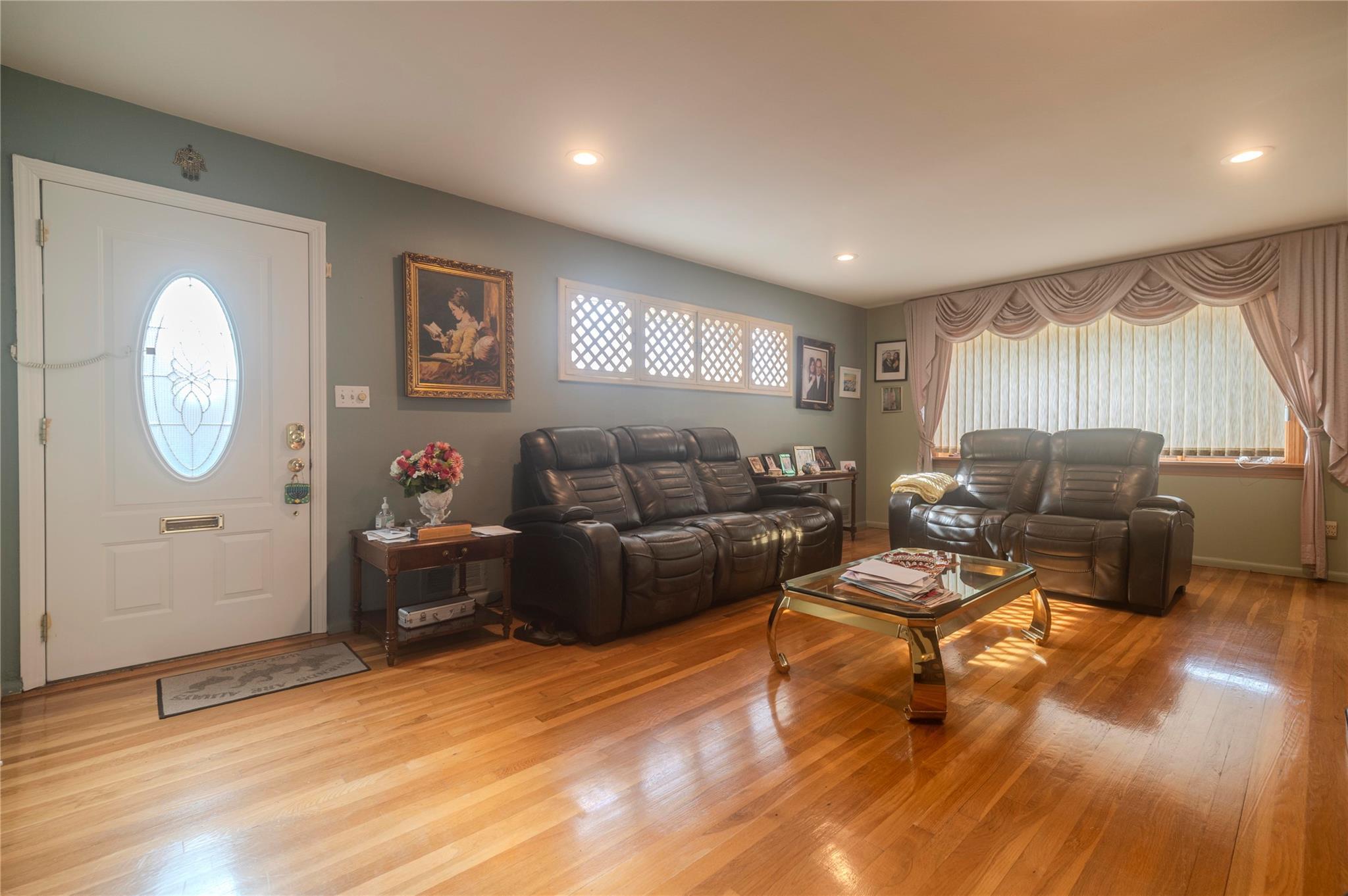 Single Family 77  Queens, NY 11364, MLS-844543-3