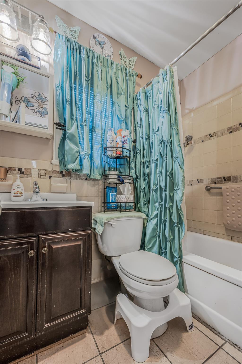 Single Family Alvin  Nassau County, NY 11096, MLS-844572-15