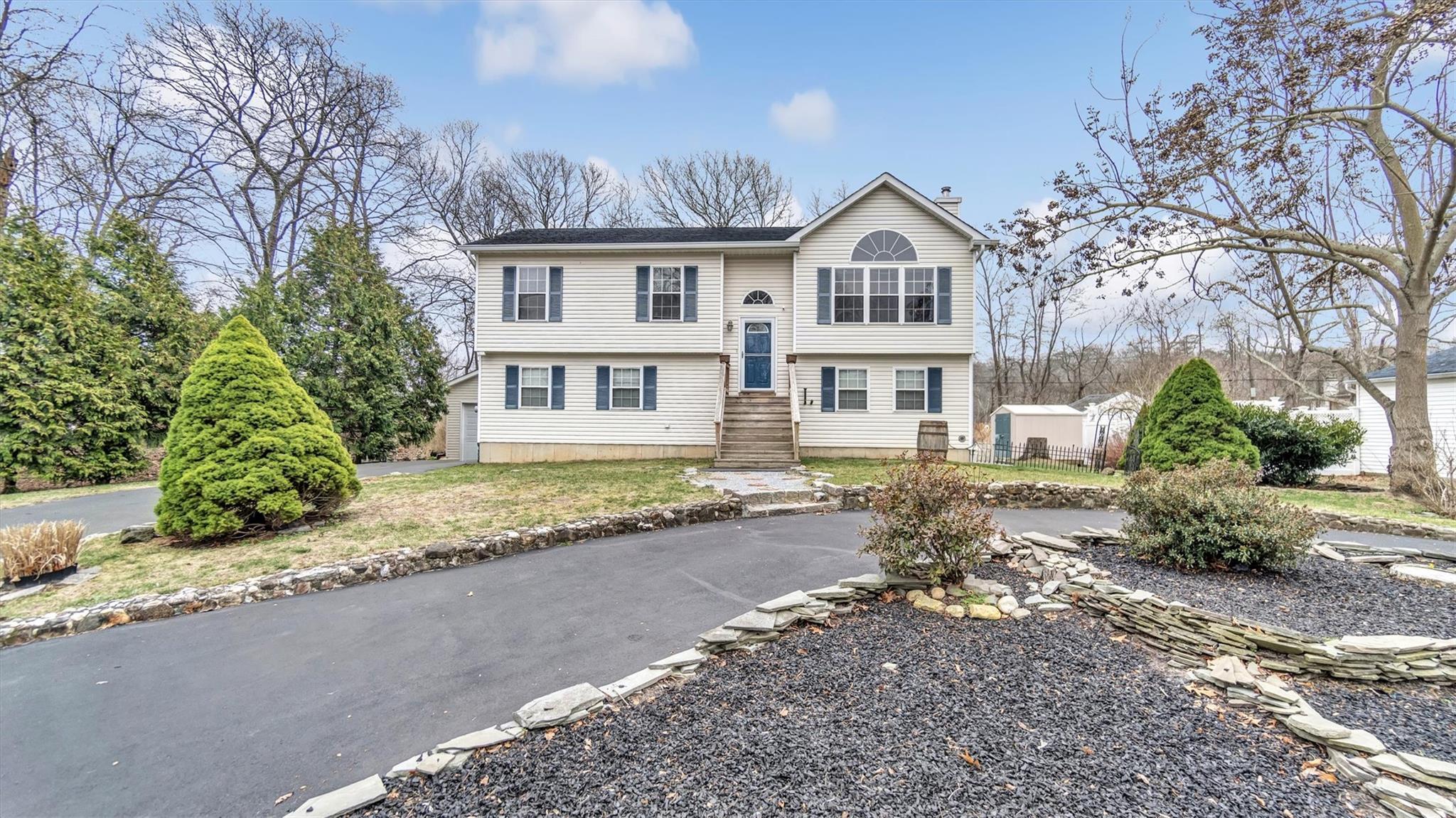 Single Family Edgewater  Suffolk County, NY 11951, MLS-844578-3