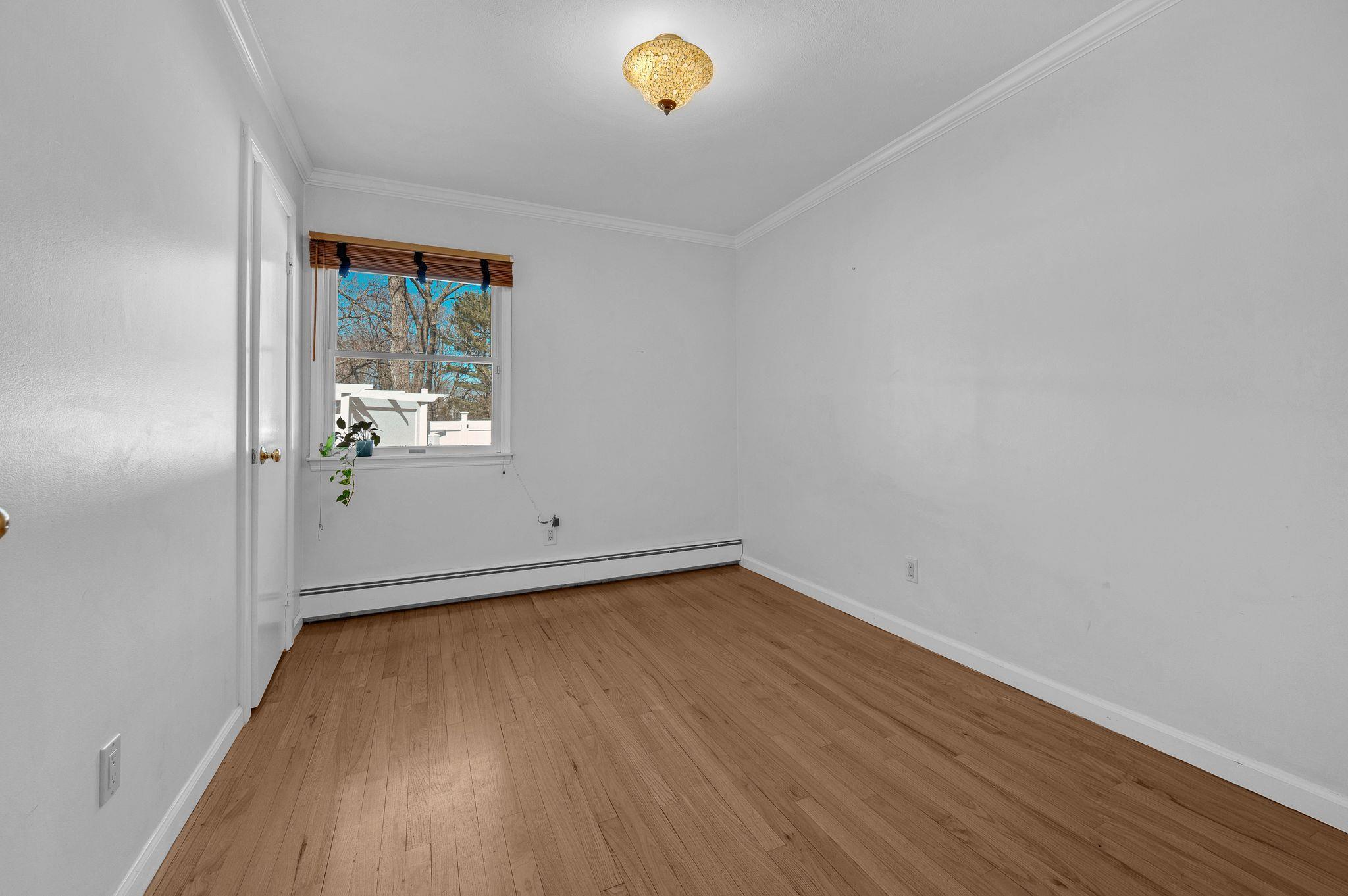 Single Family Glen  Suffolk County, NY 11724, MLS-844620-15