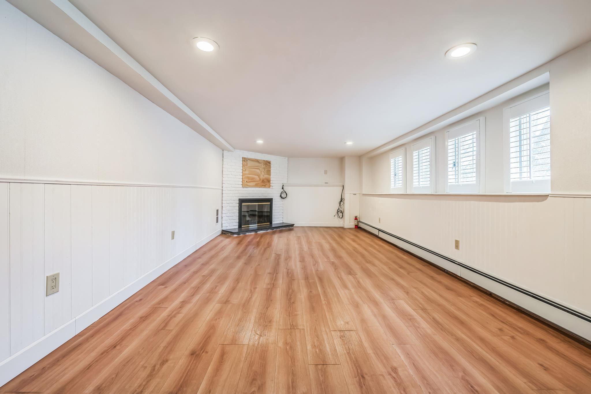 Single Family Glen  Suffolk County, NY 11724, MLS-844620-18