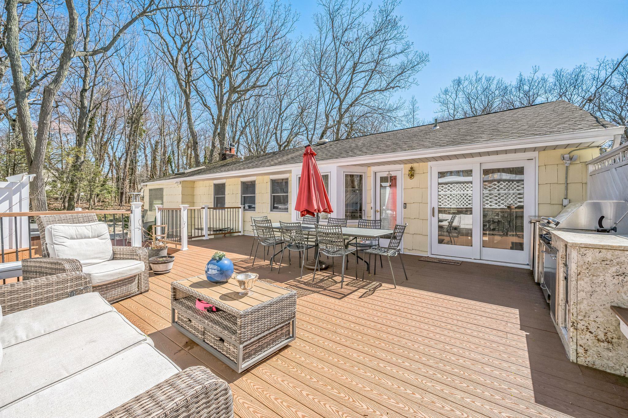 Single Family Glen  Suffolk County, NY 11724, MLS-844620-23