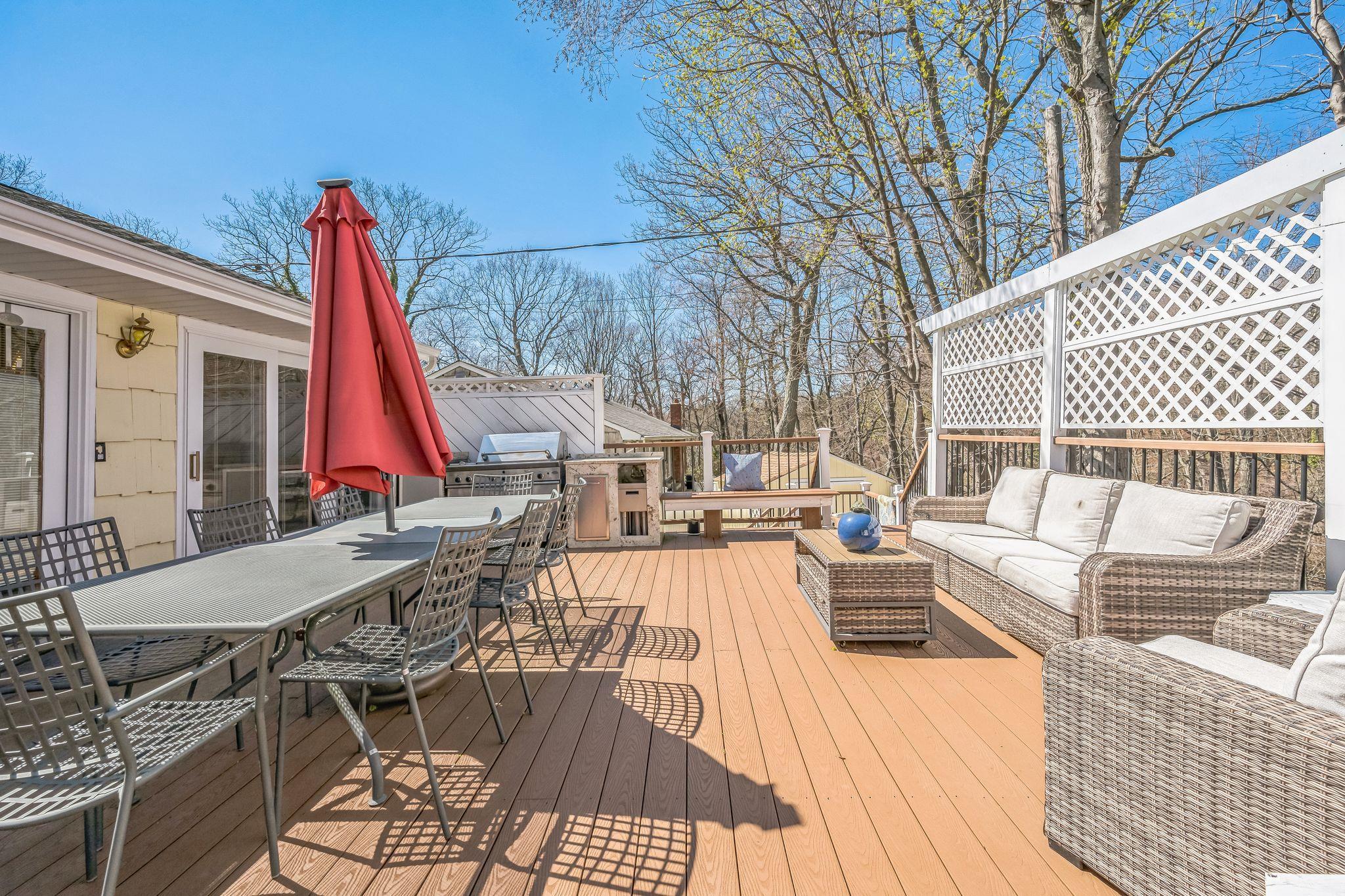 Single Family Glen  Suffolk County, NY 11724, MLS-844620-24