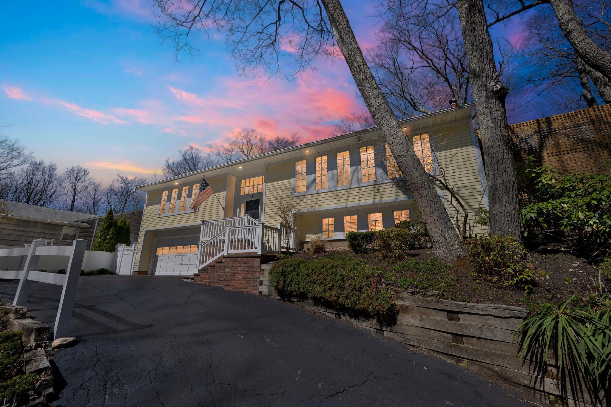 Single Family Glen  Suffolk County, NY 11724, MLS-844620-28