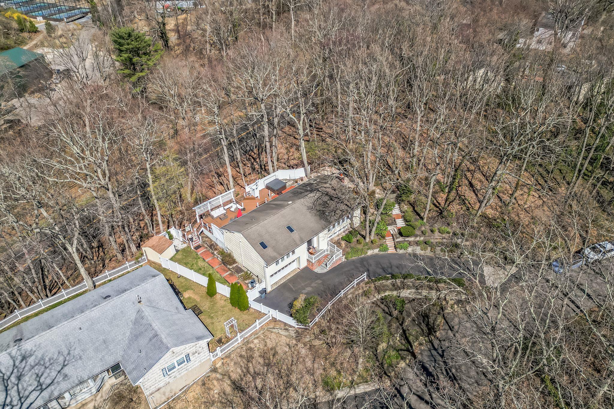Single Family Glen  Suffolk County, NY 11724, MLS-844620-30