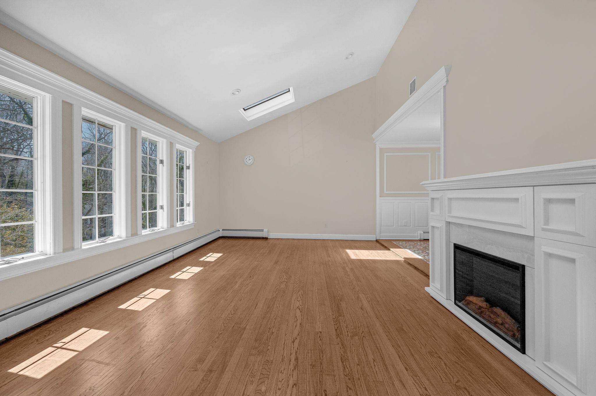 Single Family Glen  Suffolk County, NY 11724, MLS-844620-4