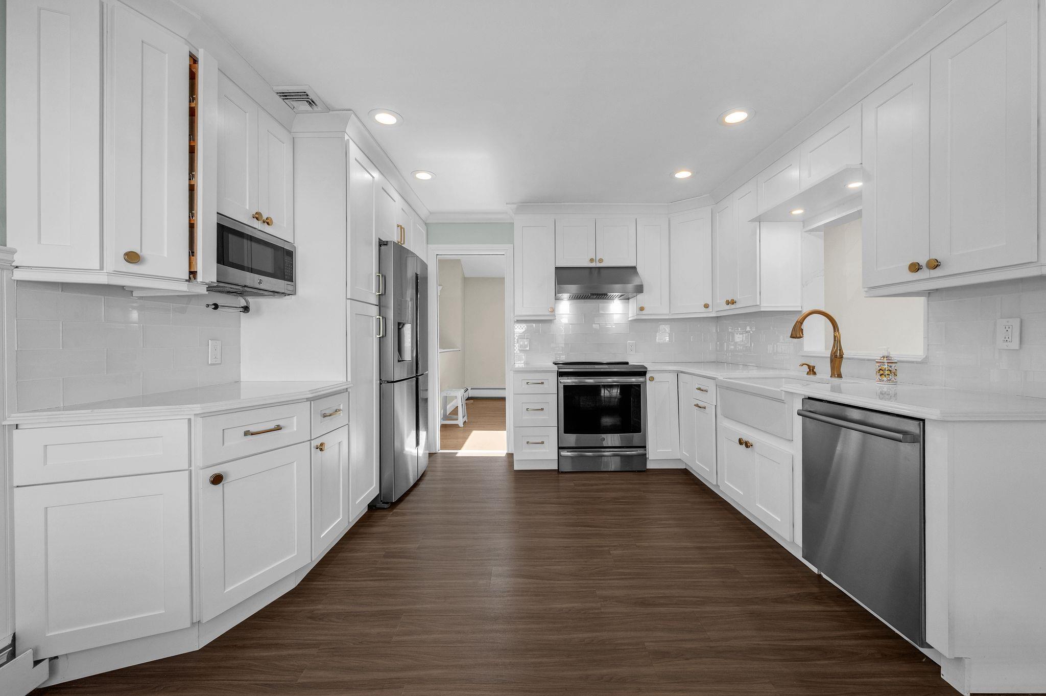 Single Family Glen  Suffolk County, NY 11724, MLS-844620-6