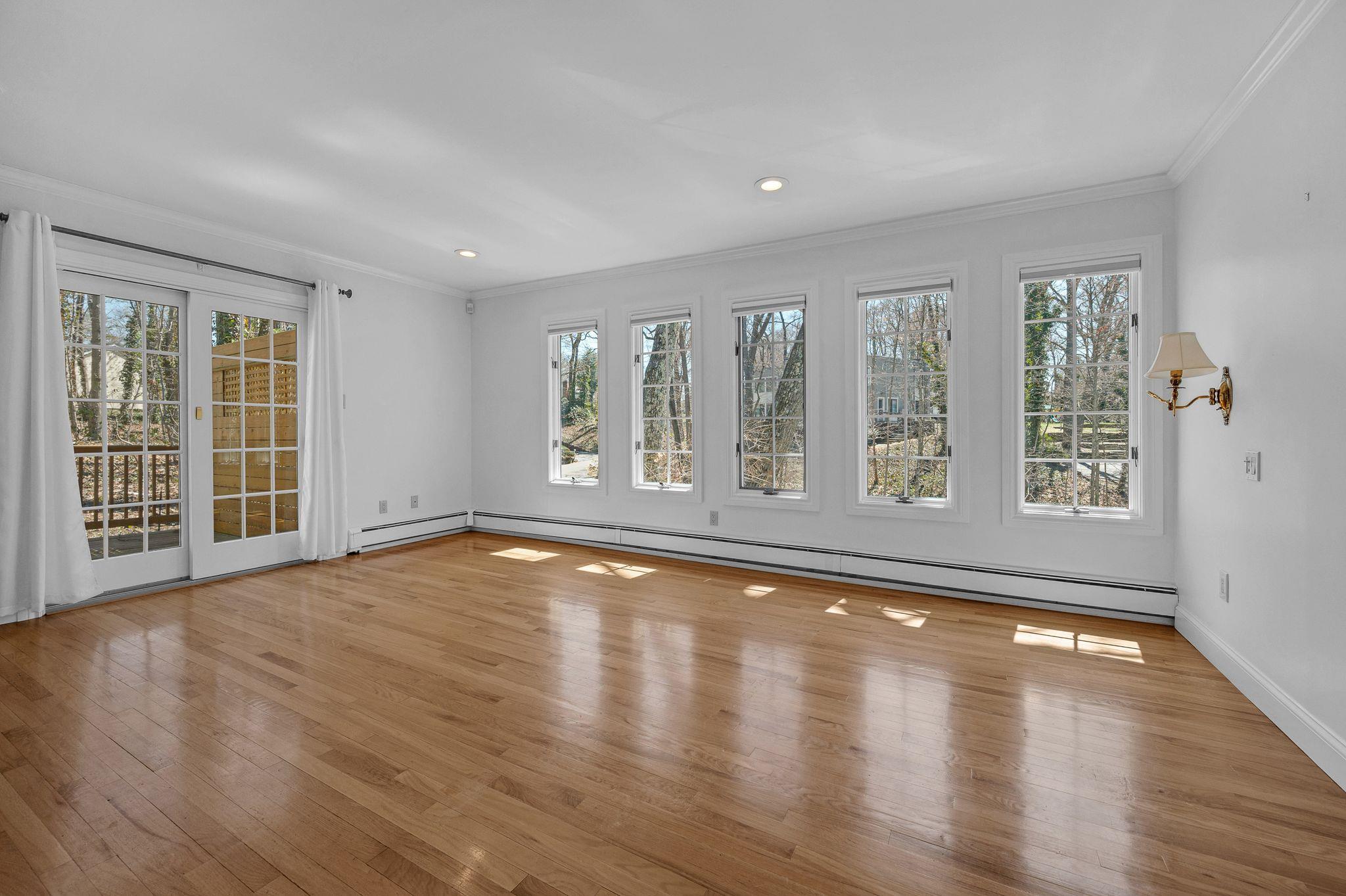 Single Family Glen  Suffolk County, NY 11724, MLS-844620-9