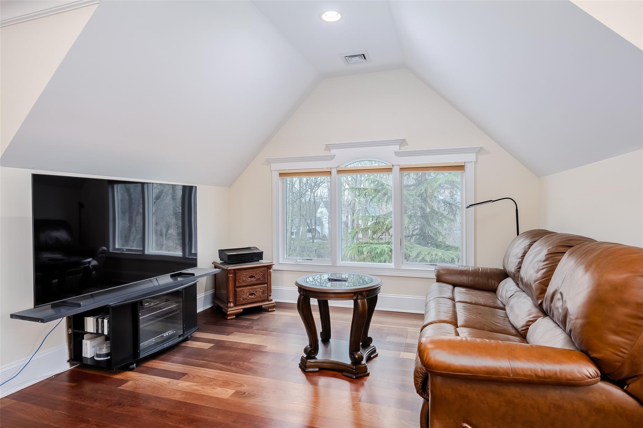 Single Family Uva  Suffolk County, NY 11777, MLS-844645-24