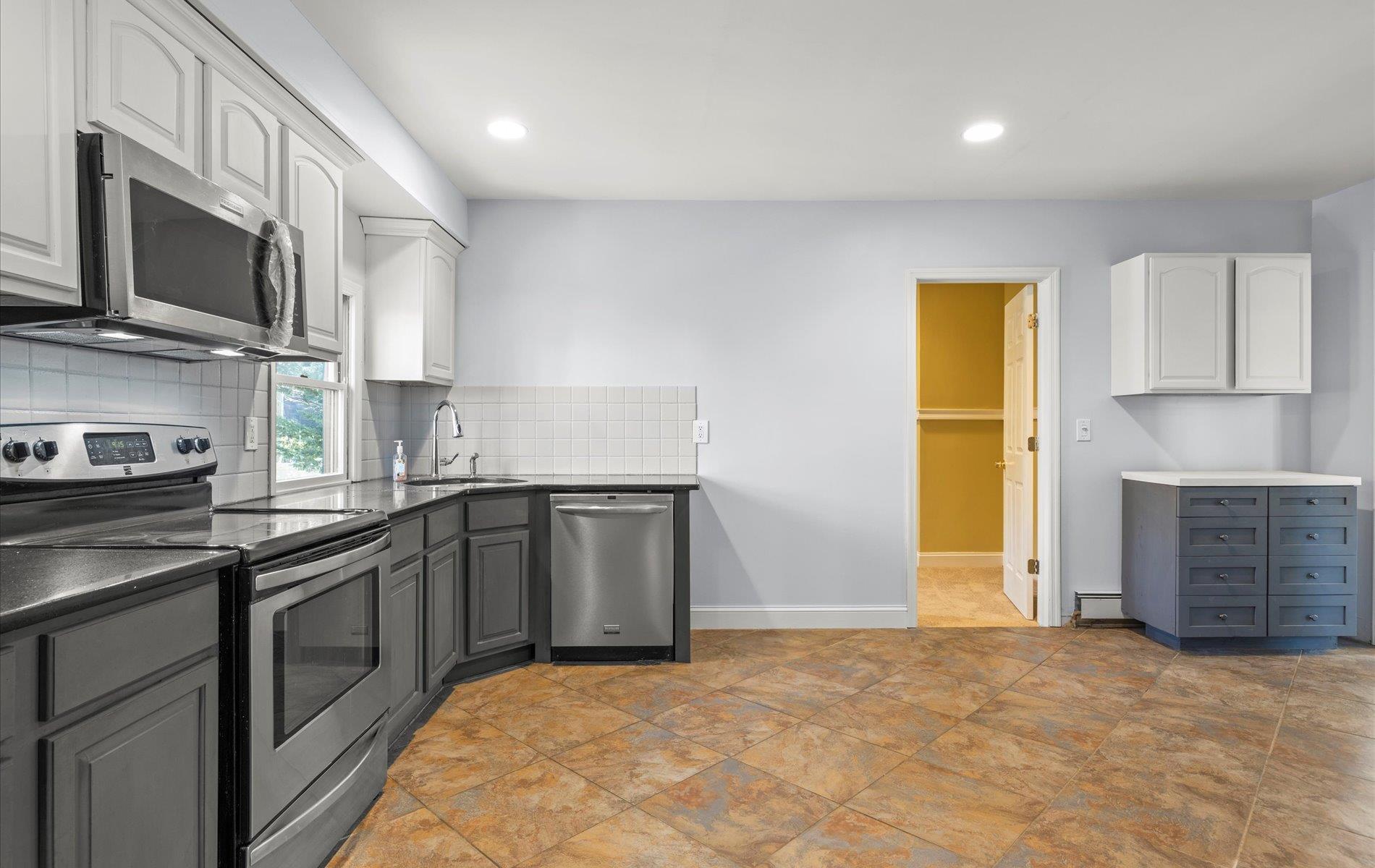 Single Family Teed  Suffolk County, NY 11746, MLS-844686-11