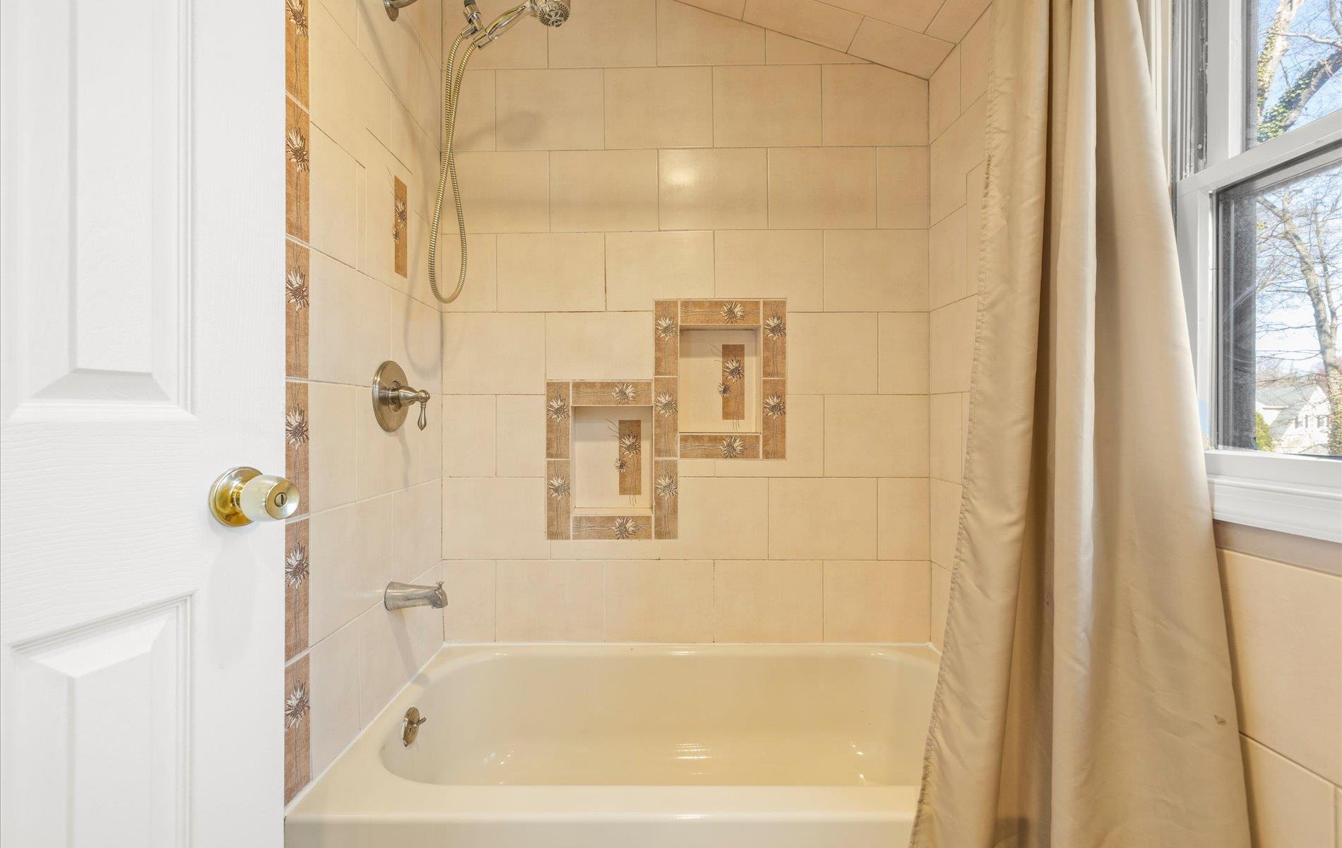 Single Family Teed  Suffolk County, NY 11746, MLS-844686-25
