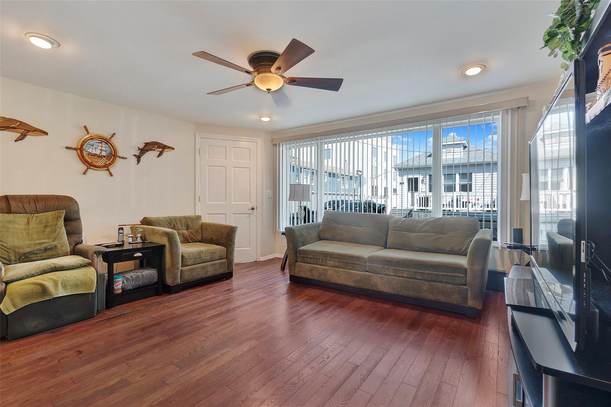 Single Family 10th  Queens, NY 11693, MLS-844700-6