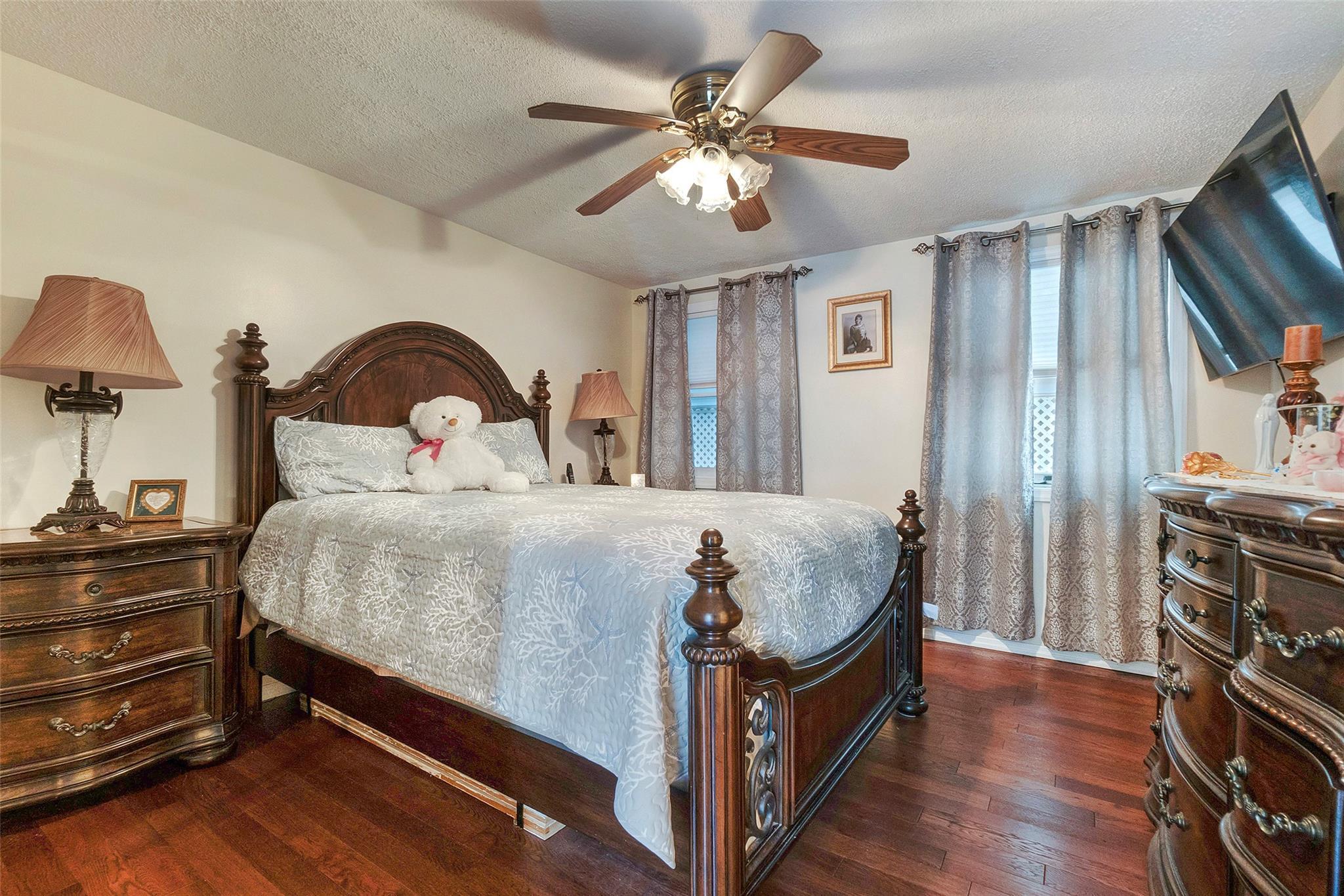 Single Family 10th  Queens, NY 11693, MLS-844700-7