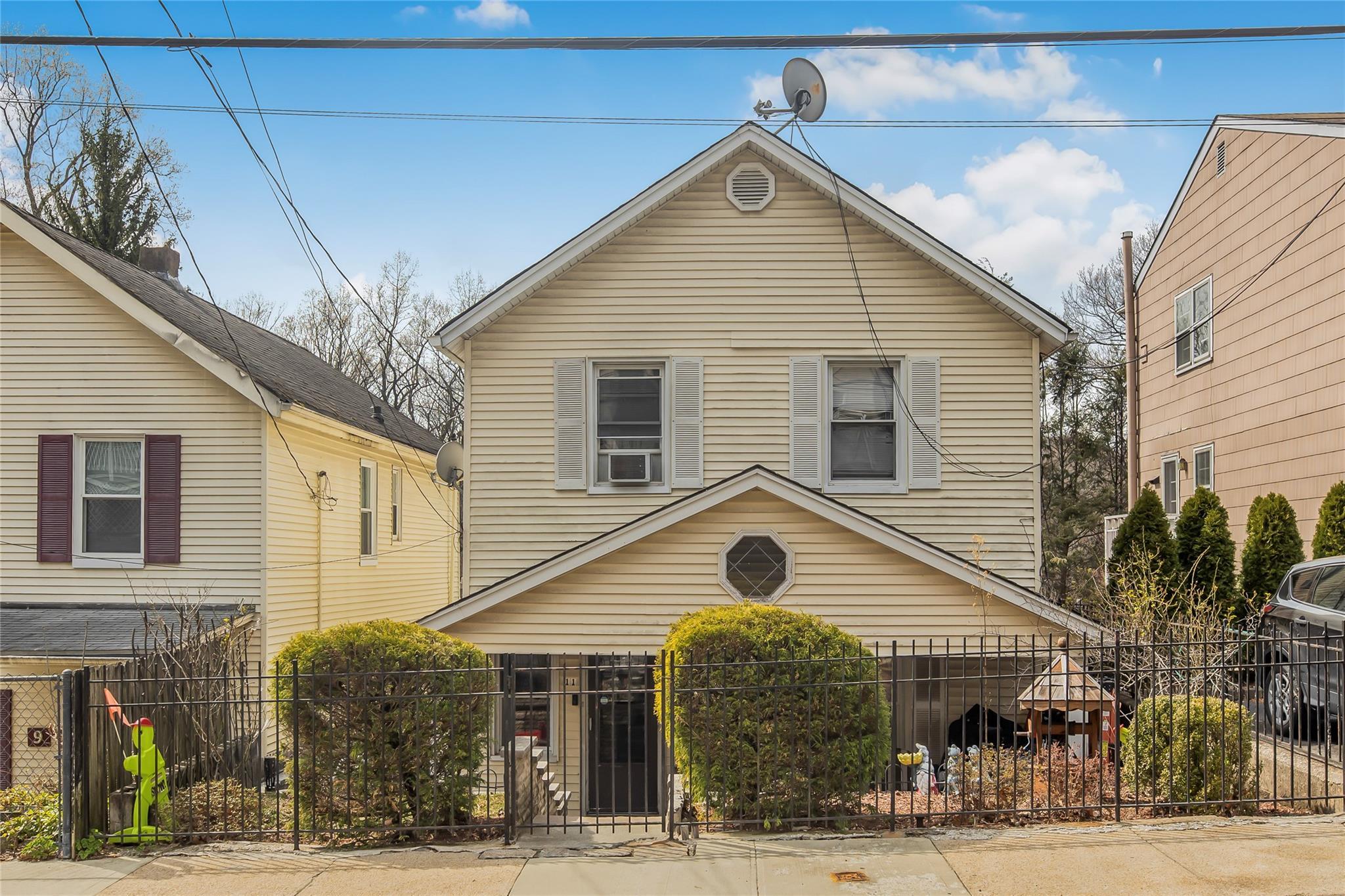 Single Family Sedgwick  Westchester County, NY 10705, MLS-844707-2