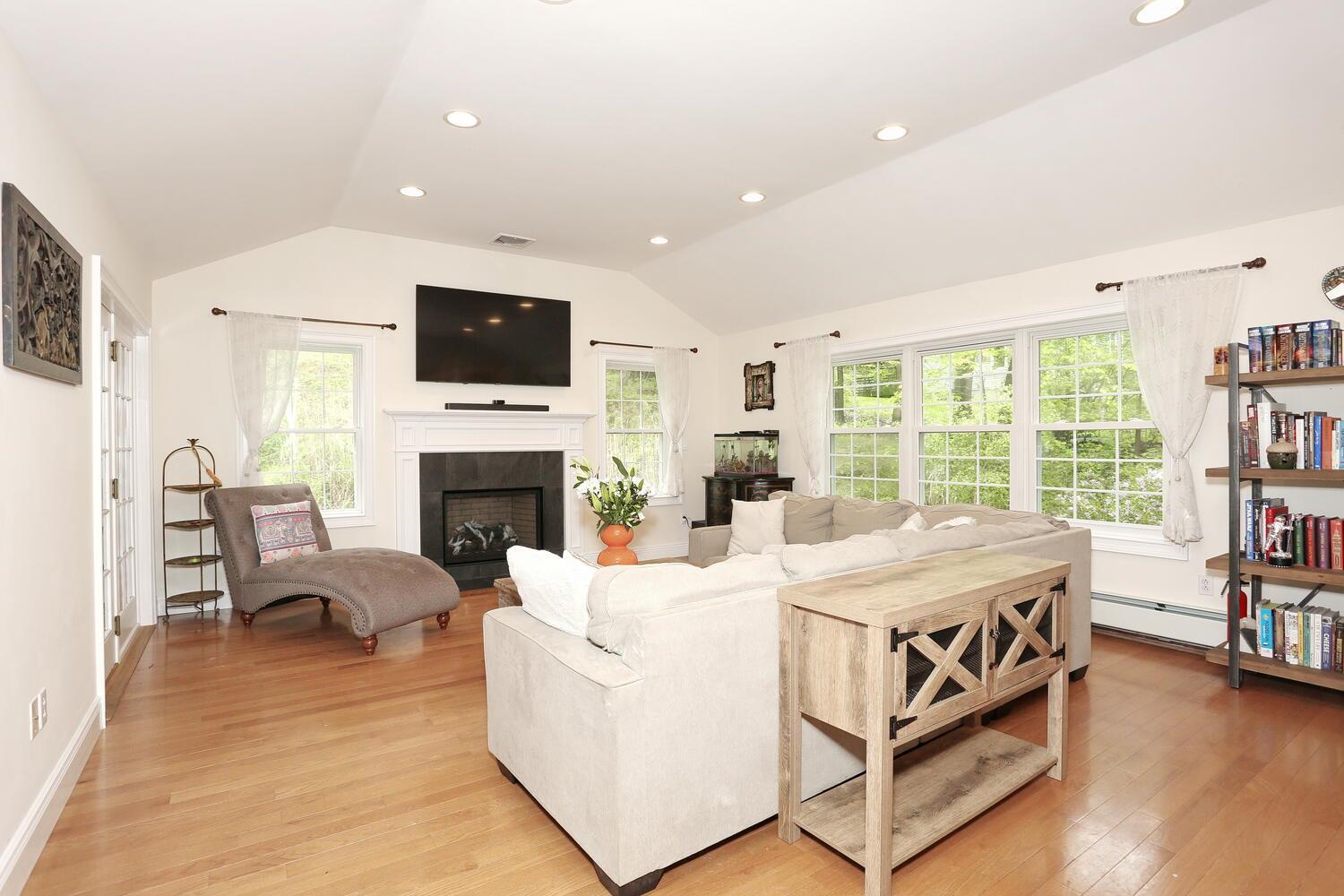 Single Family Hickory  Rockland County, NY 10974, MLS-844747-17
