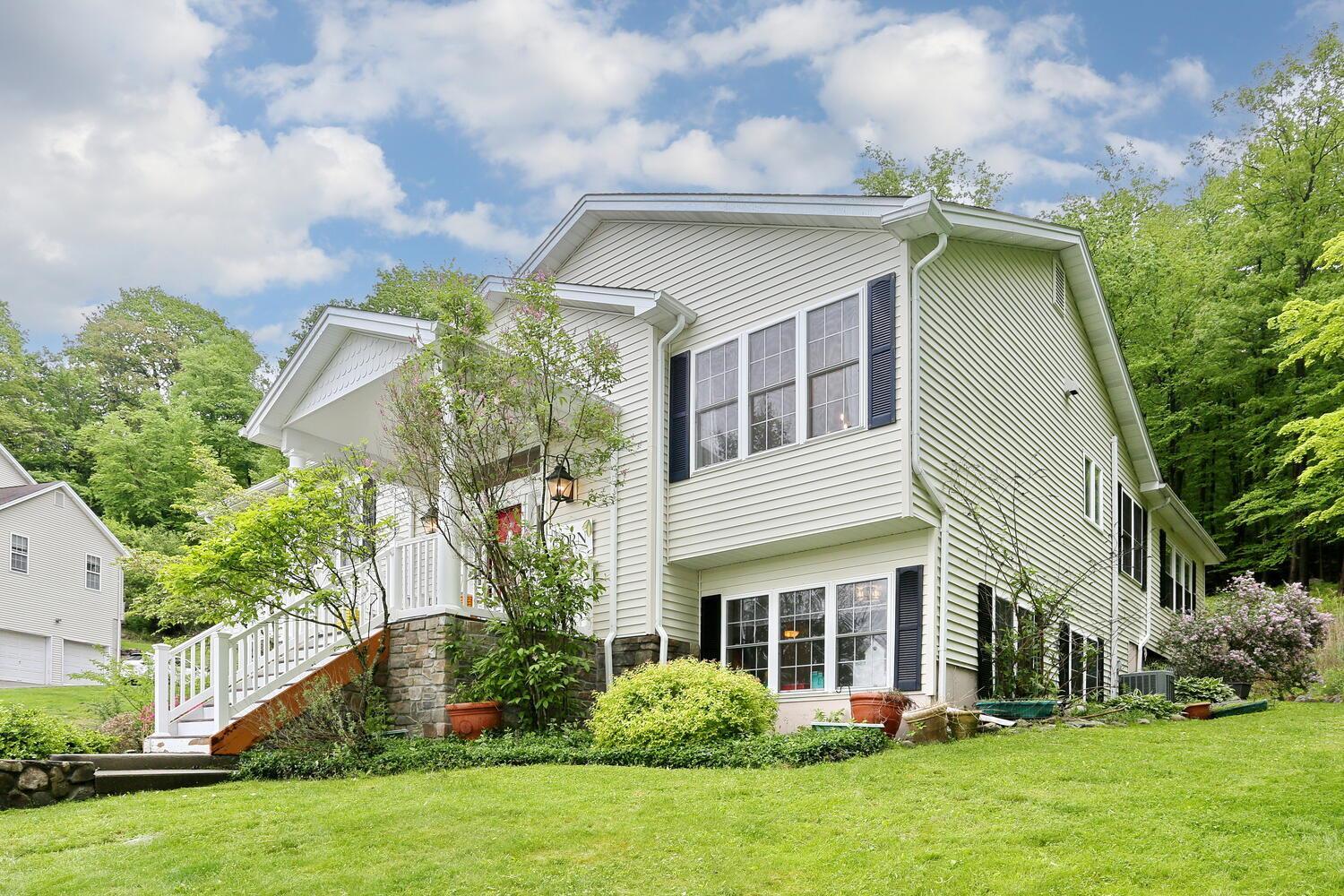 Single Family Hickory  Rockland County, NY 10974, MLS-844747-35