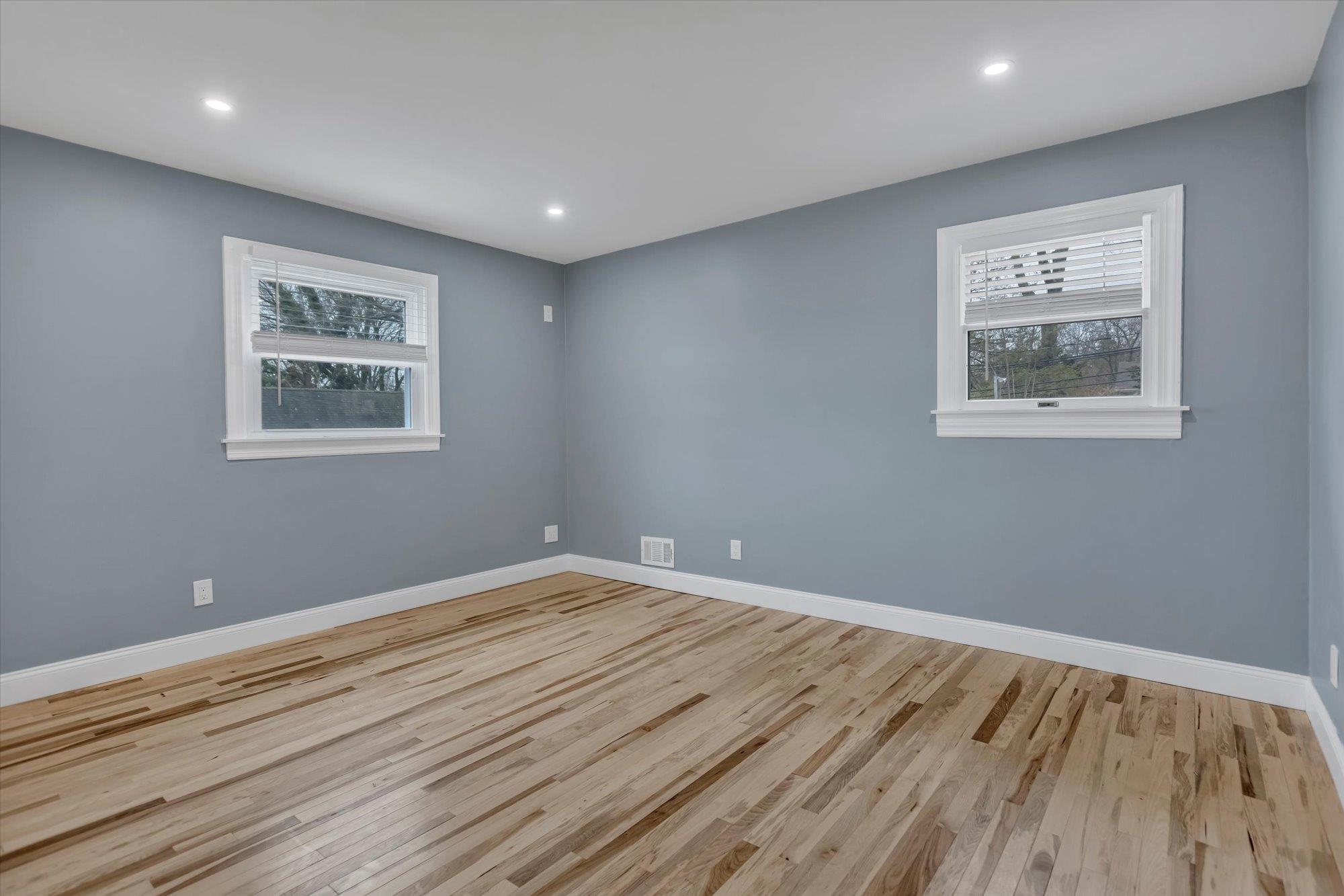 Single Family Weston  Suffolk County, NY 11787, MLS-844838-11