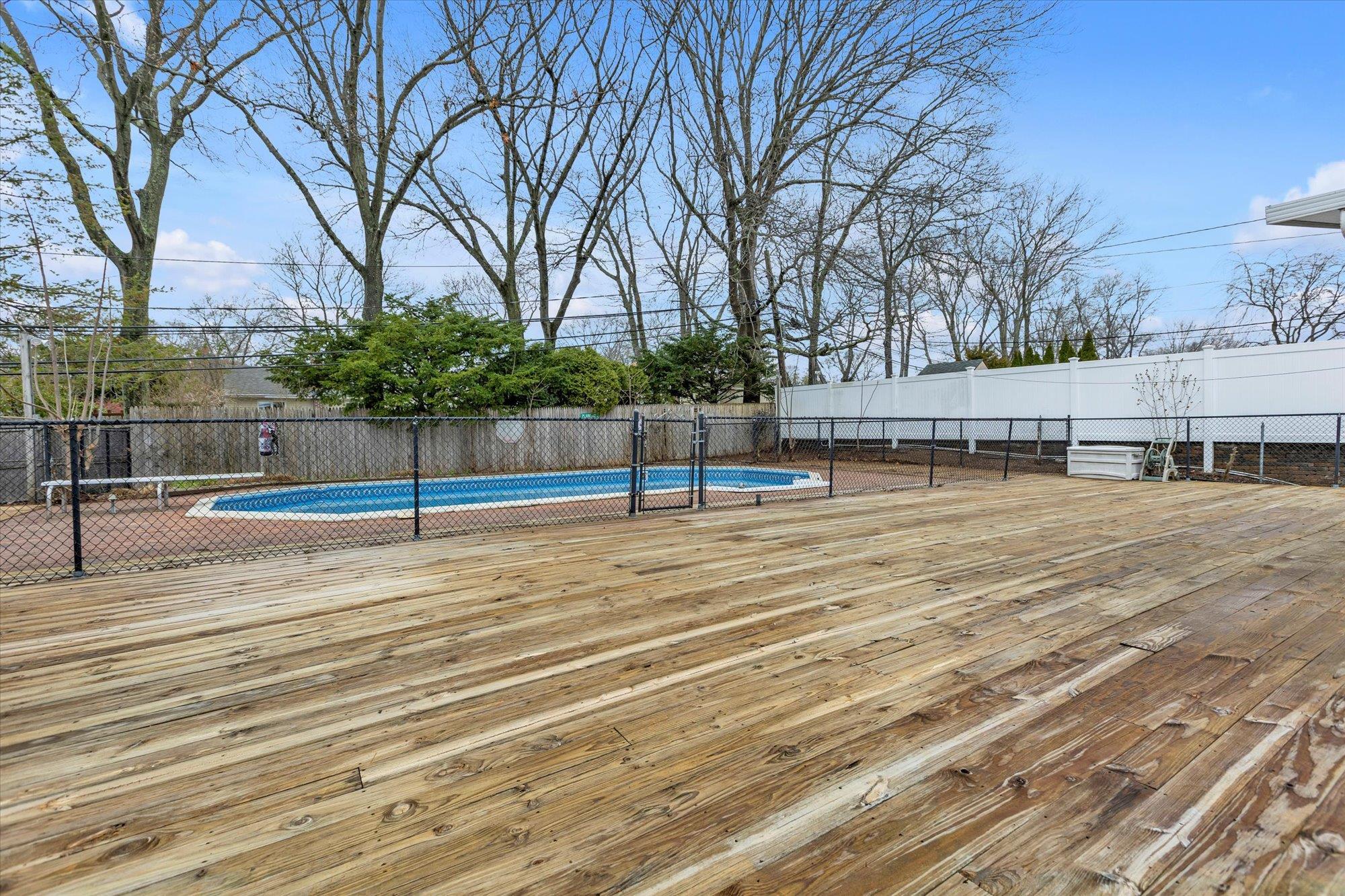 Single Family Weston  Suffolk County, NY 11787, MLS-844838-20